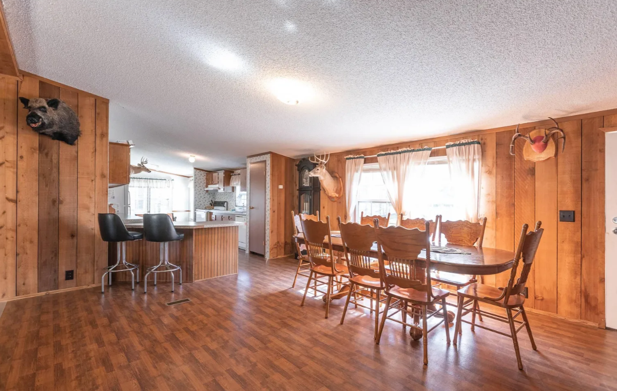 Hunting lodge near me in Poplar Bluff MO.png