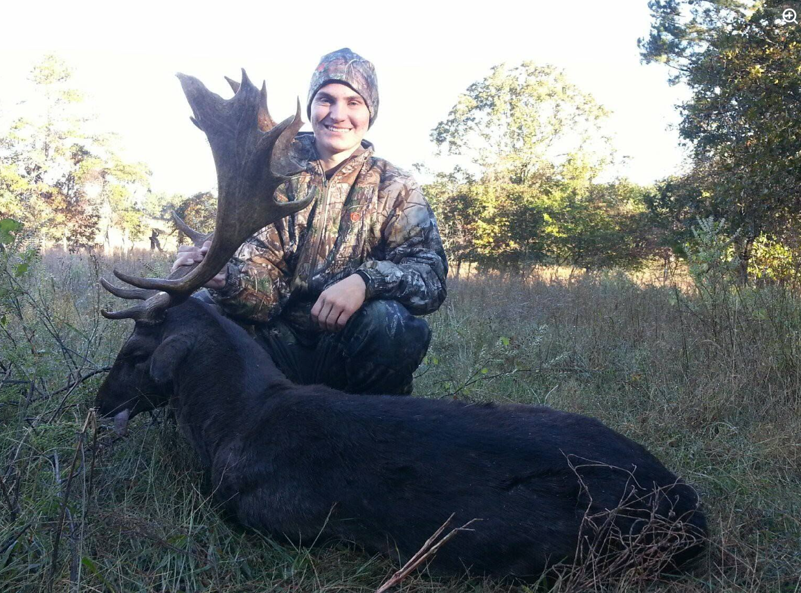 Fall Deer hunts in Winona Missouri.png