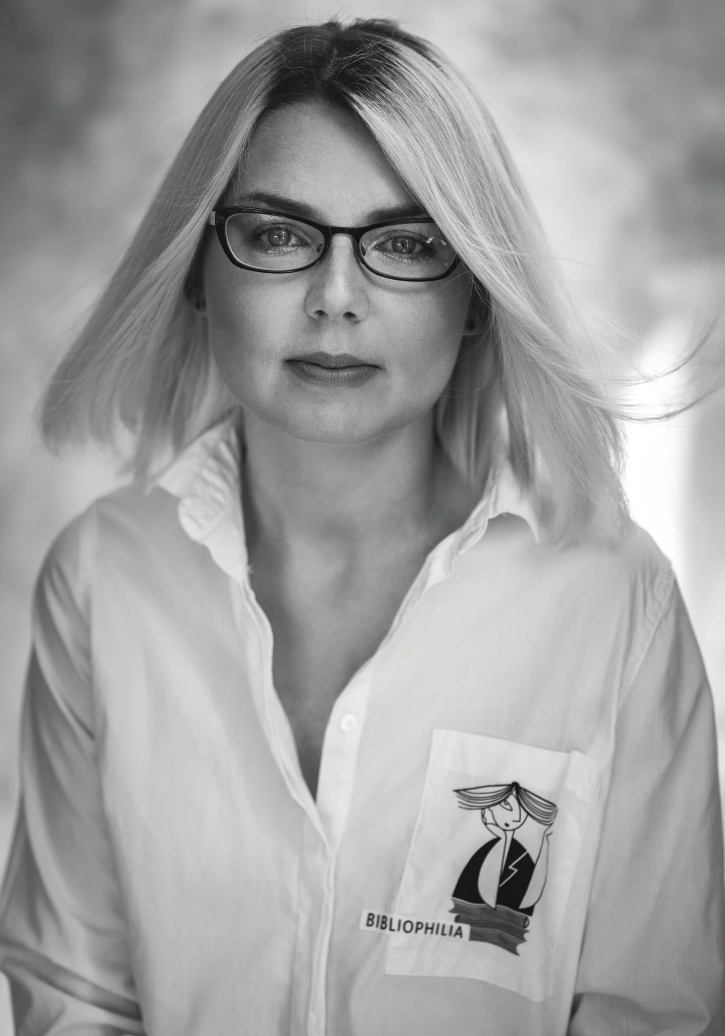 KATARZYNA WOŹNIAK
“Your pain can’t be real — you’re too young. You suffer from spinsterhood.” I heard this from one doctor after another for years, while taking handfuls of painkillers like they were sweets.
It was only after I temporarily lost my si