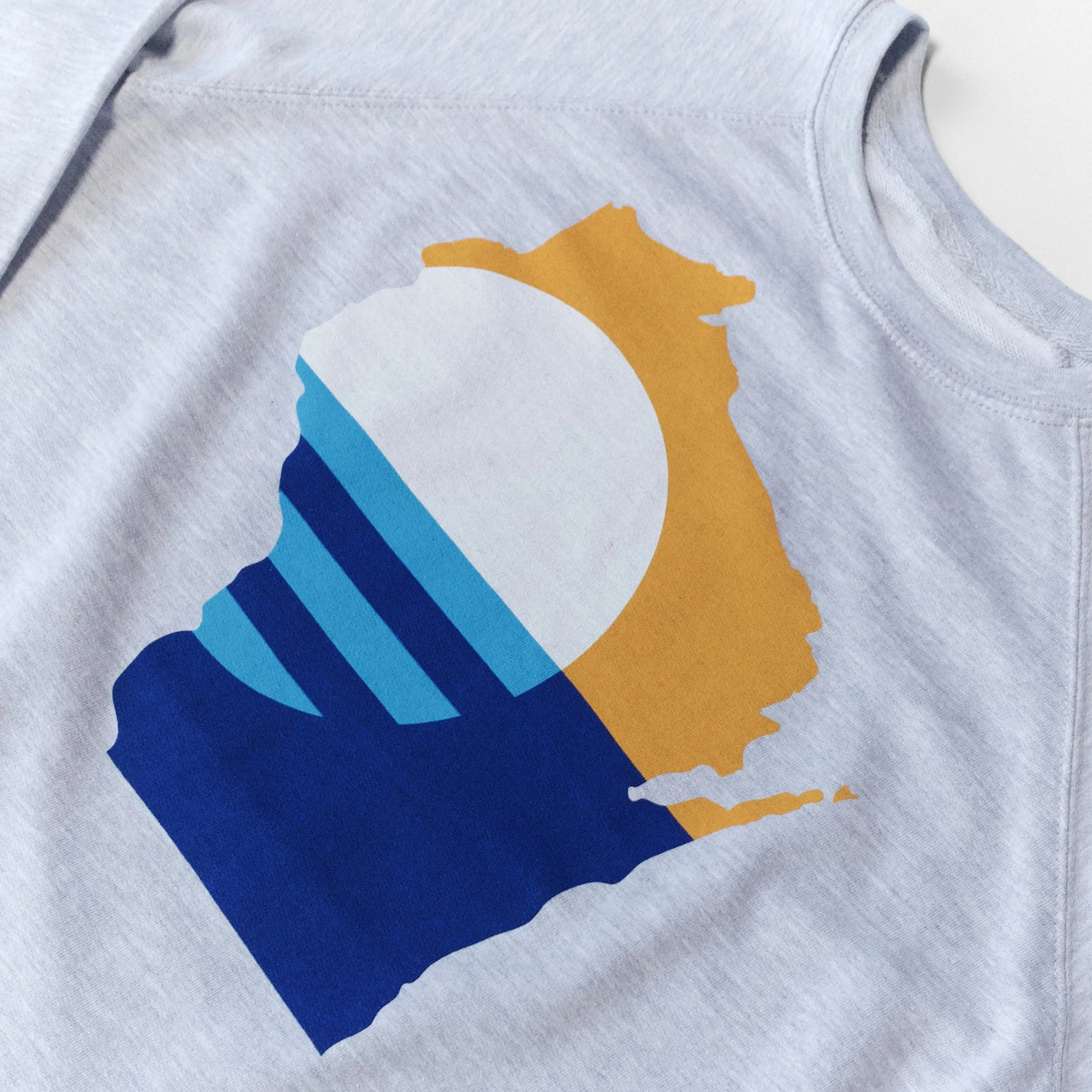 FlagSweatshirt_Detail.jpg