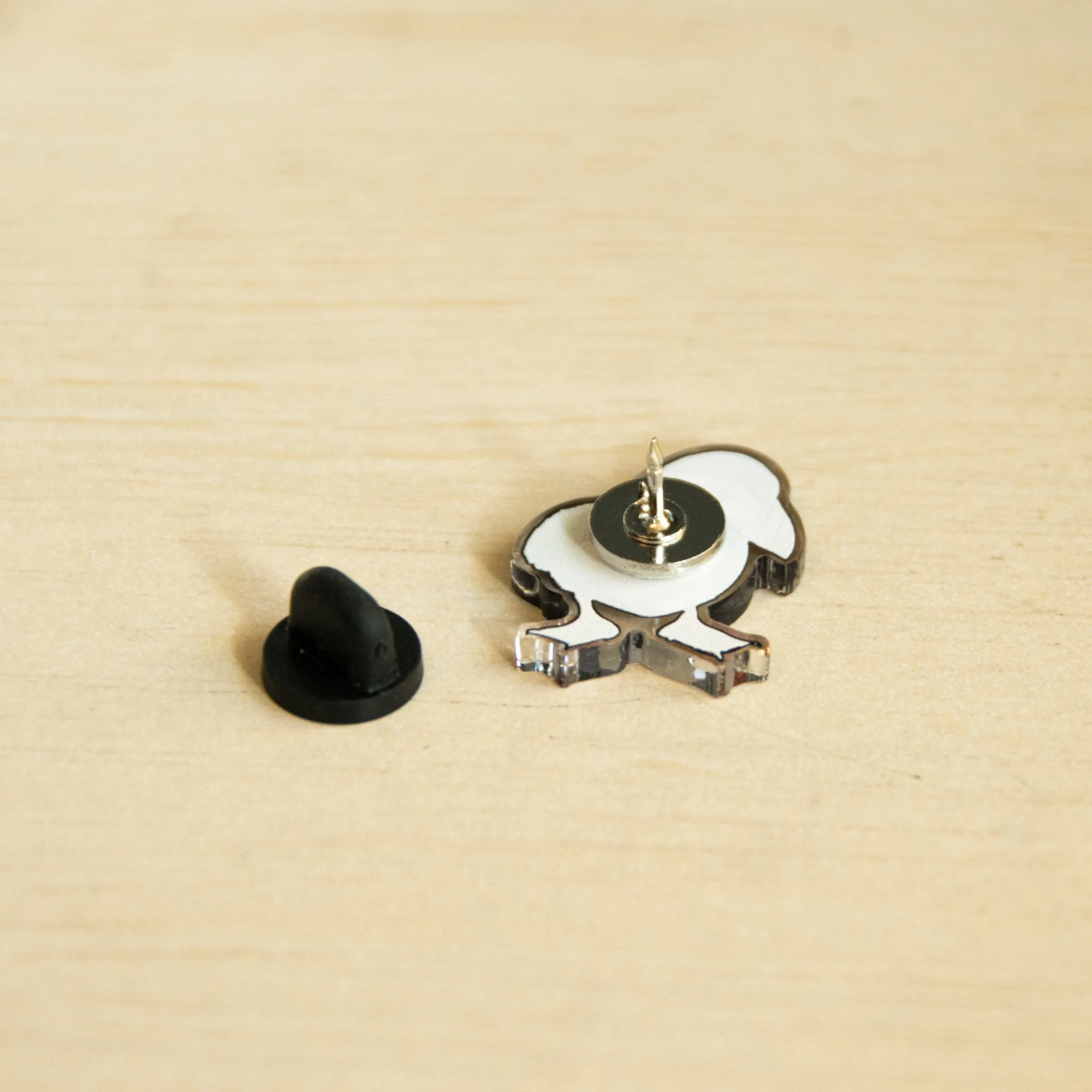 PuffinPinBack.jpg