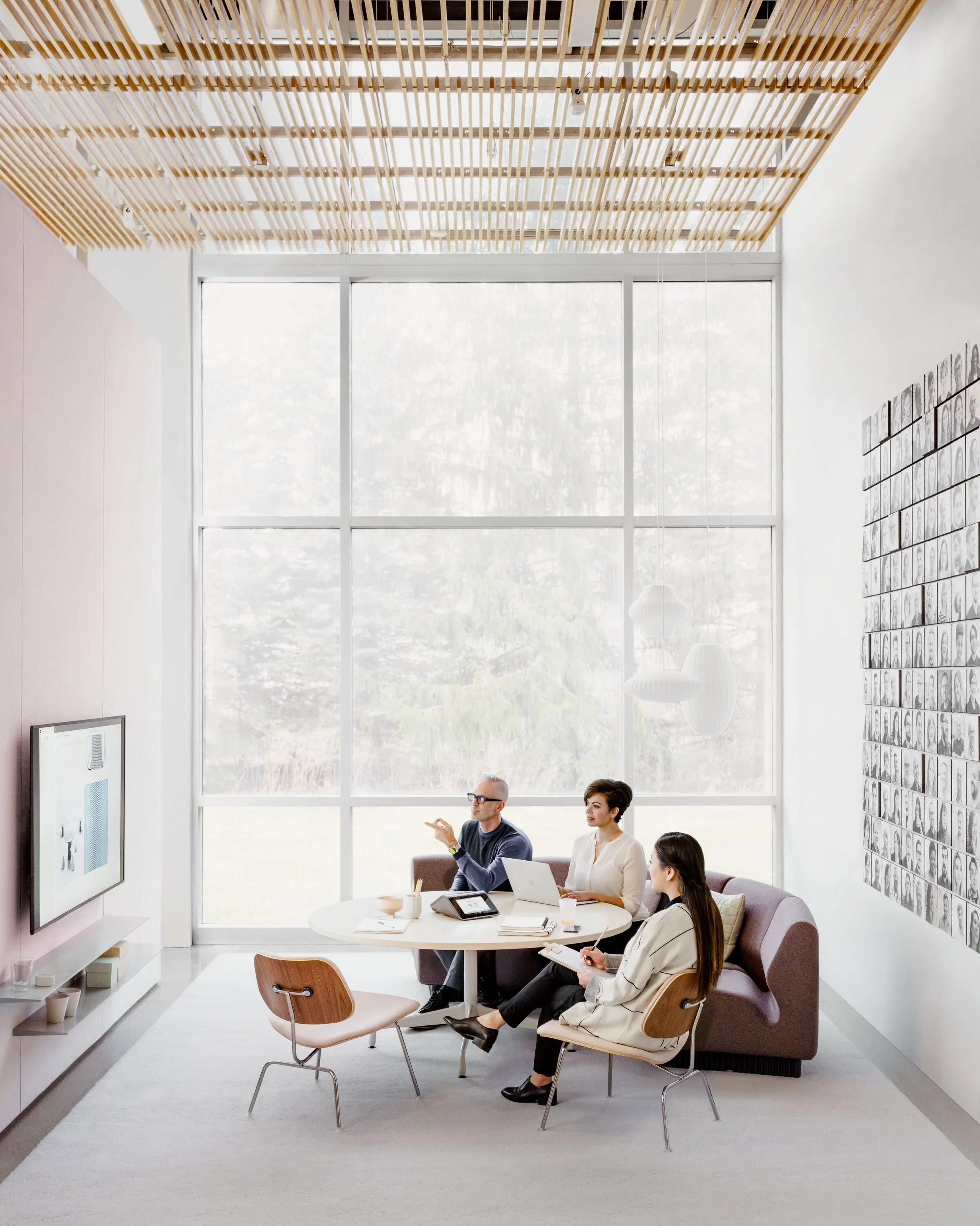 180121_HermanMiller_Settings_3135_People_20180621145621138_G.jpg