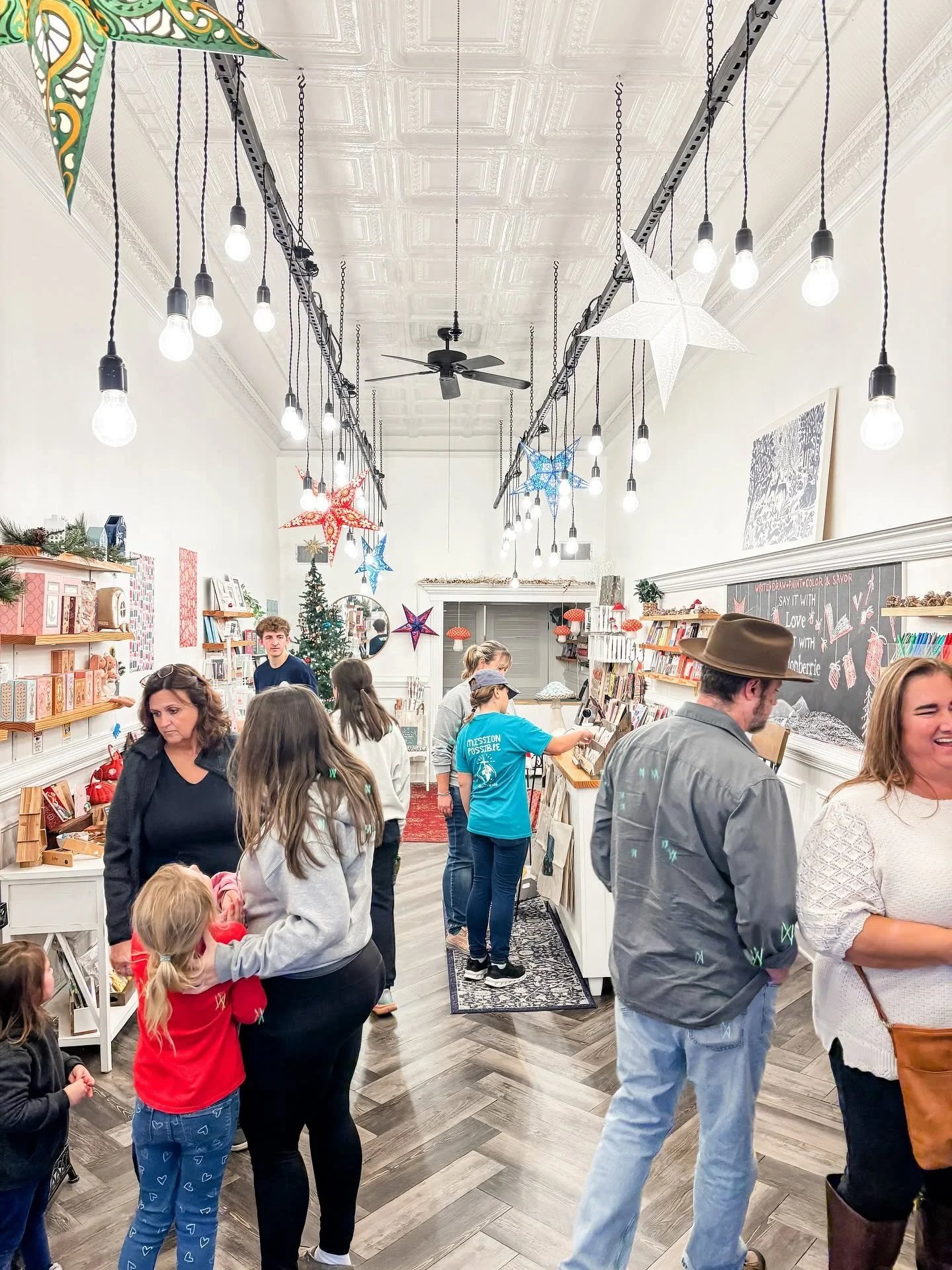 Holiday shopping at Londonberrie: Beautiful stationary shop on Main Street Campbellsville