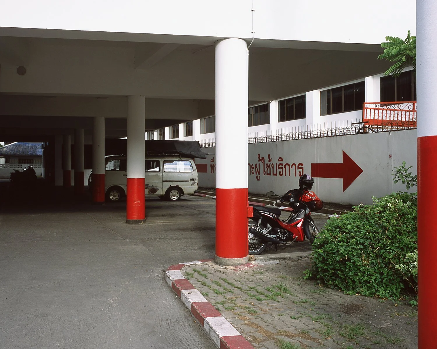 010_Chaingmaiparking.jpg
