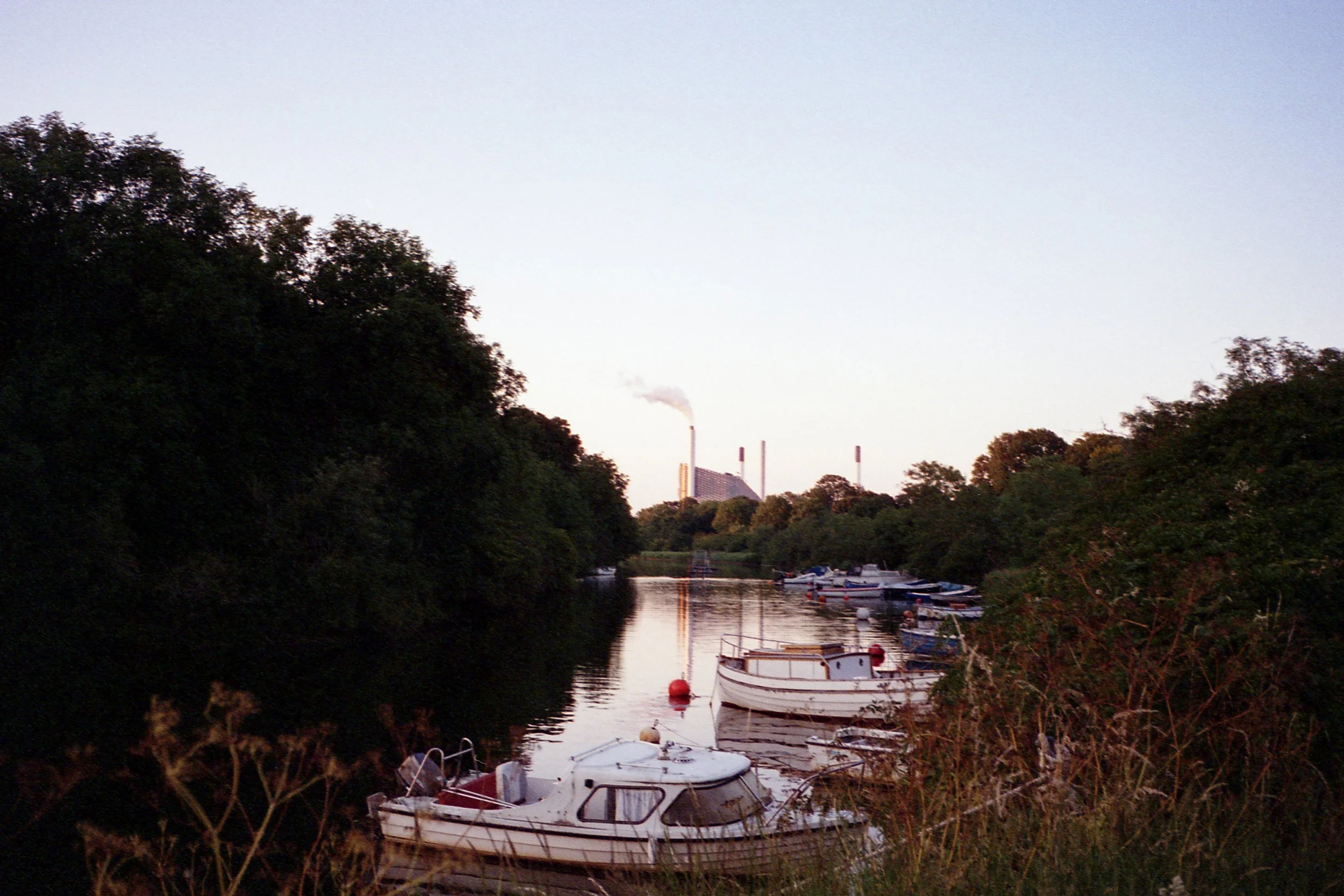 Boatsoncanal.jpg