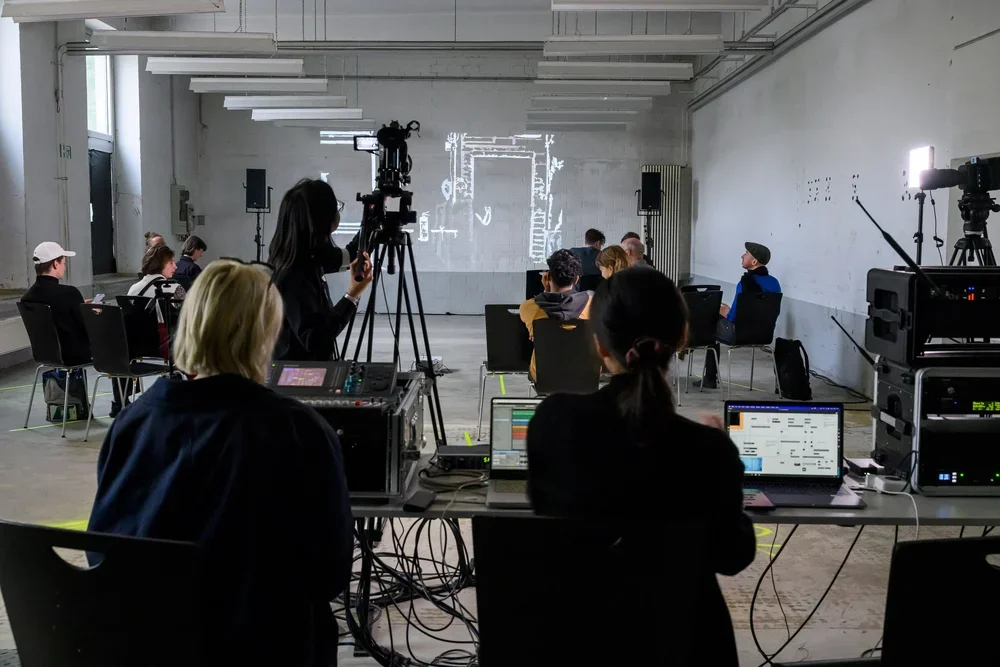 Installation: was wahr bleibt (what truth remains)