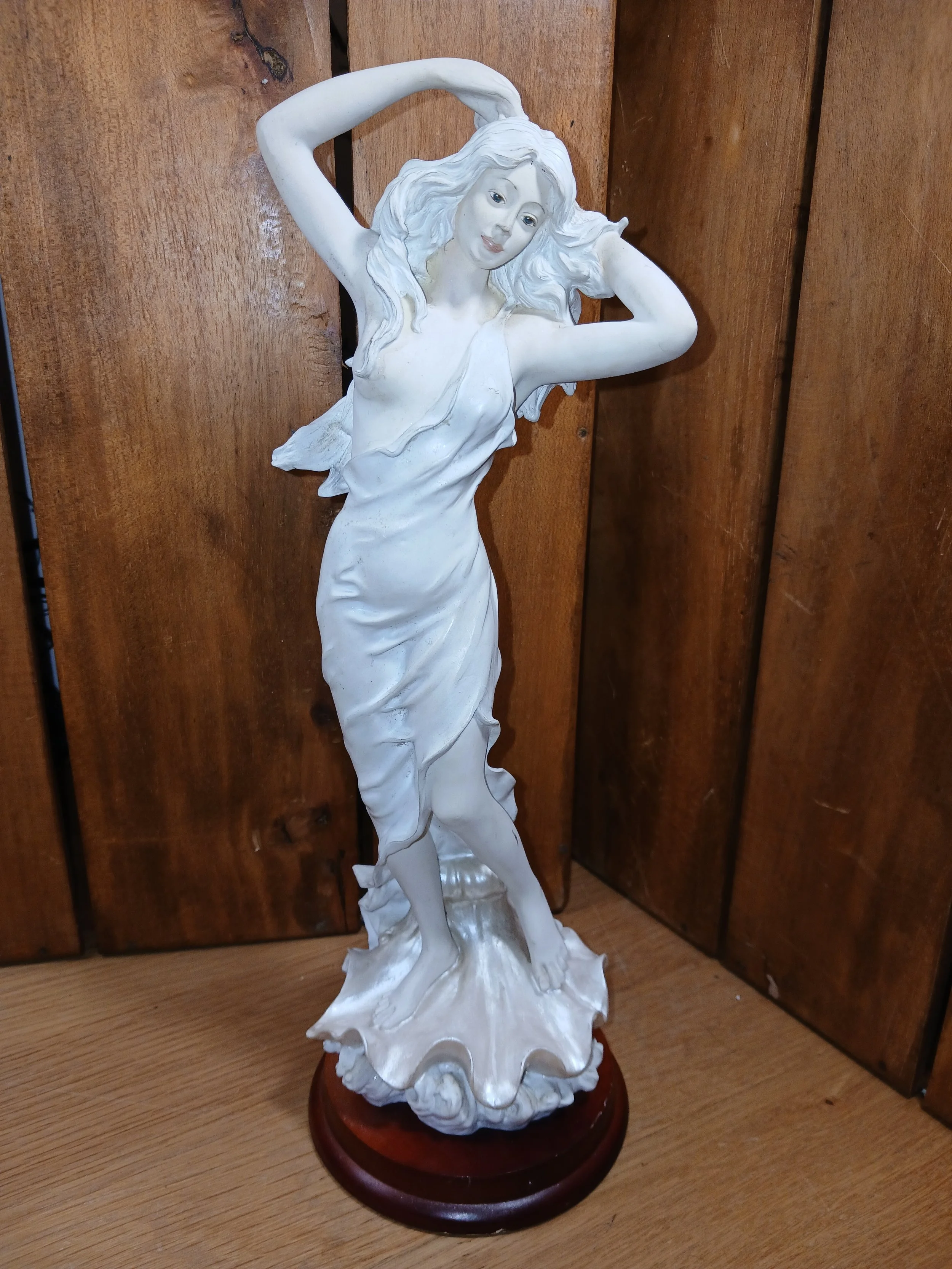 Giuseppe Armani Resin Figurine Entitled Venus 1993 White Resin On Wooden Base