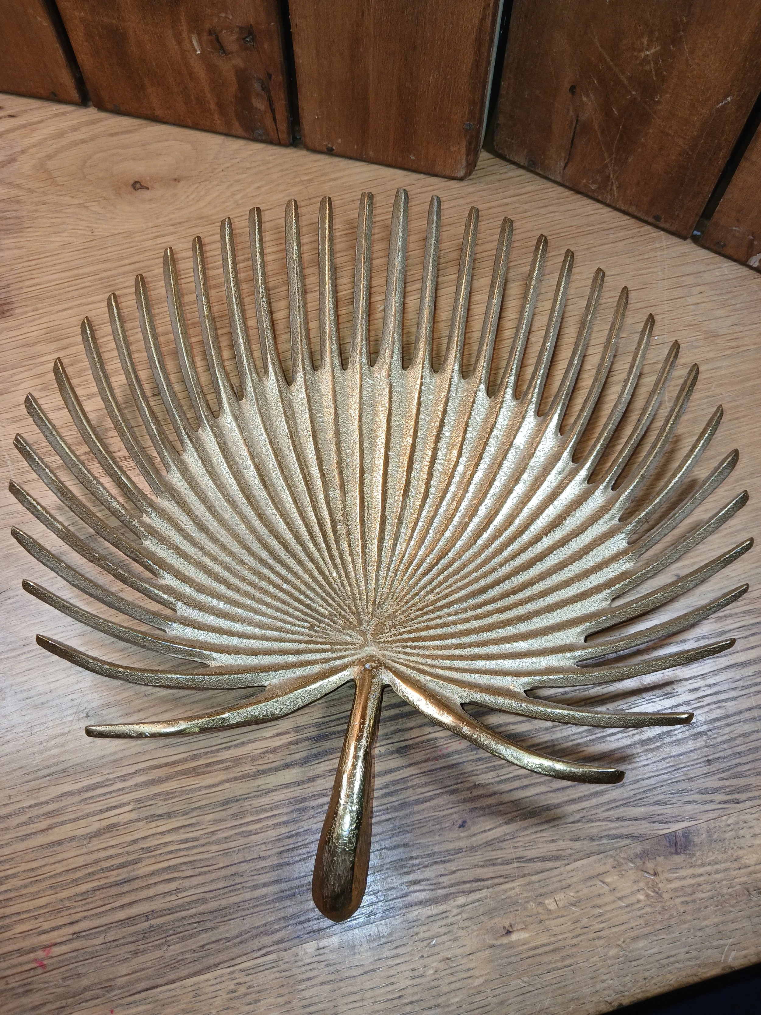 Cast Aluminium Gold Coloured Palm Leaf Tray With Handle
