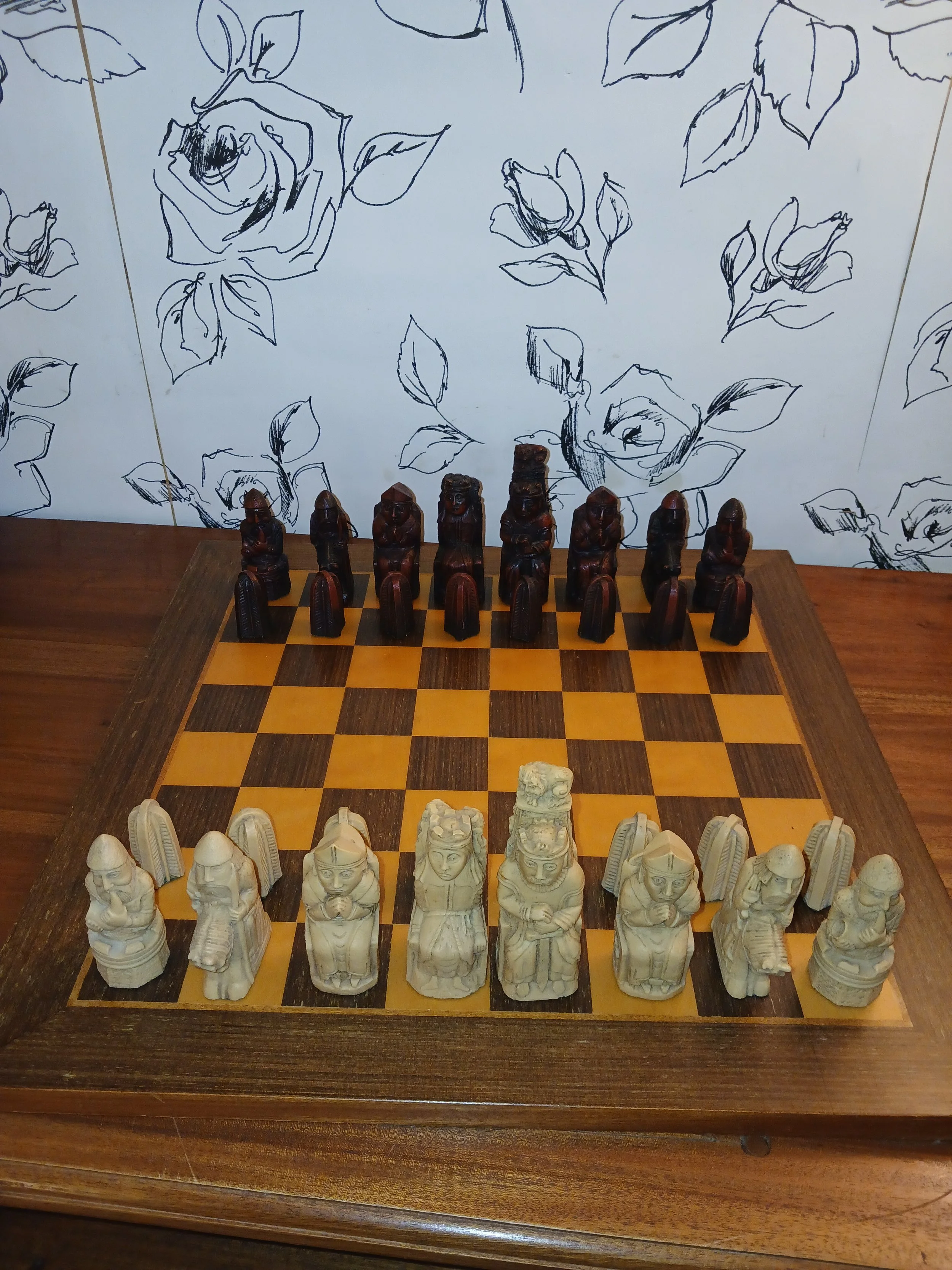 Berkeley Medieval Carved Wooden Chess Set with Board, Brown & Beige Pieces