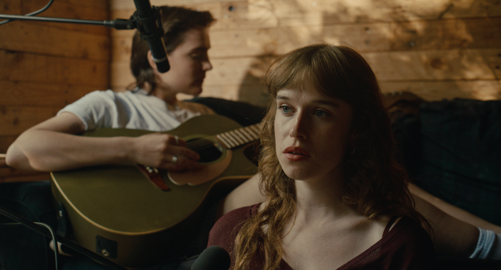 
Eve Christina - So New, So Sure, So Fast (Live from Otter Island)

Director: Charlie Turnbull
Director of Photography: Felix Cohen