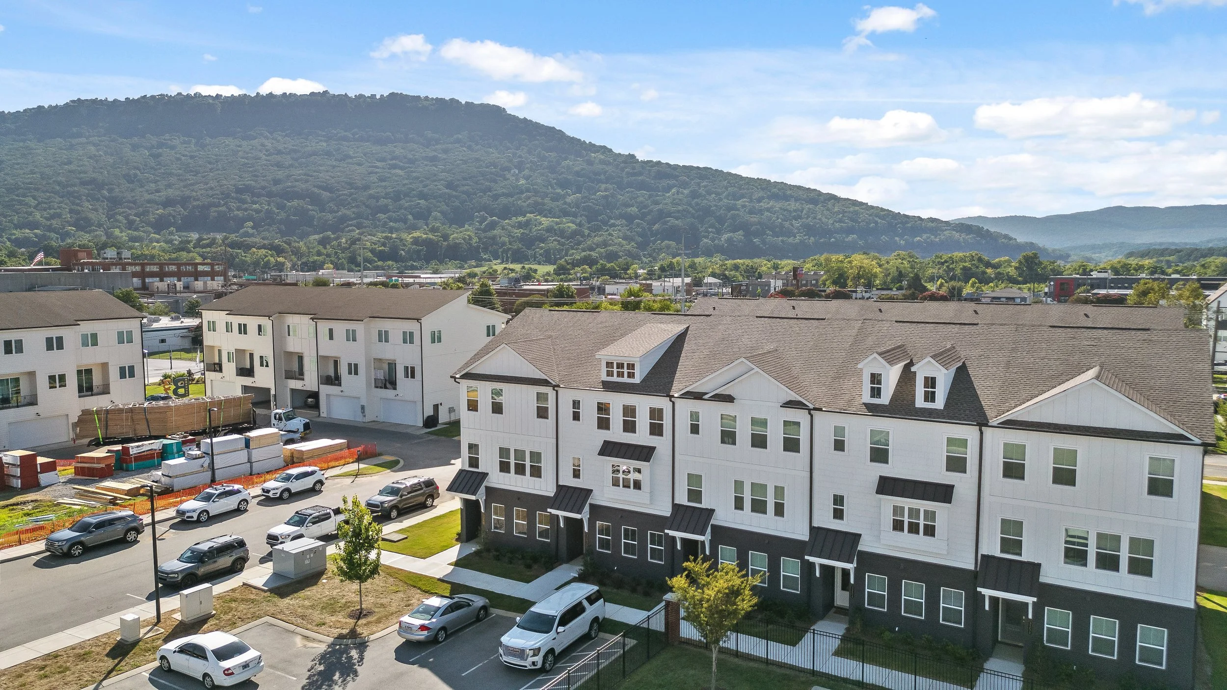 Summit & Stone vacation rental in Chattanooga with Lookout Mountain in the background.