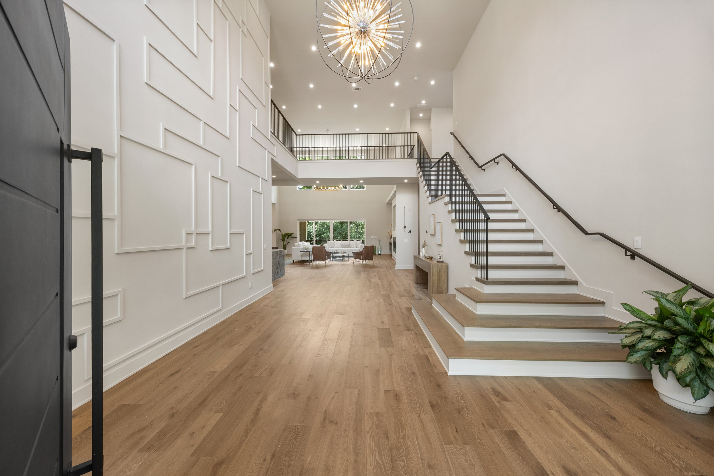 680 Carriage Dr-7.jpg