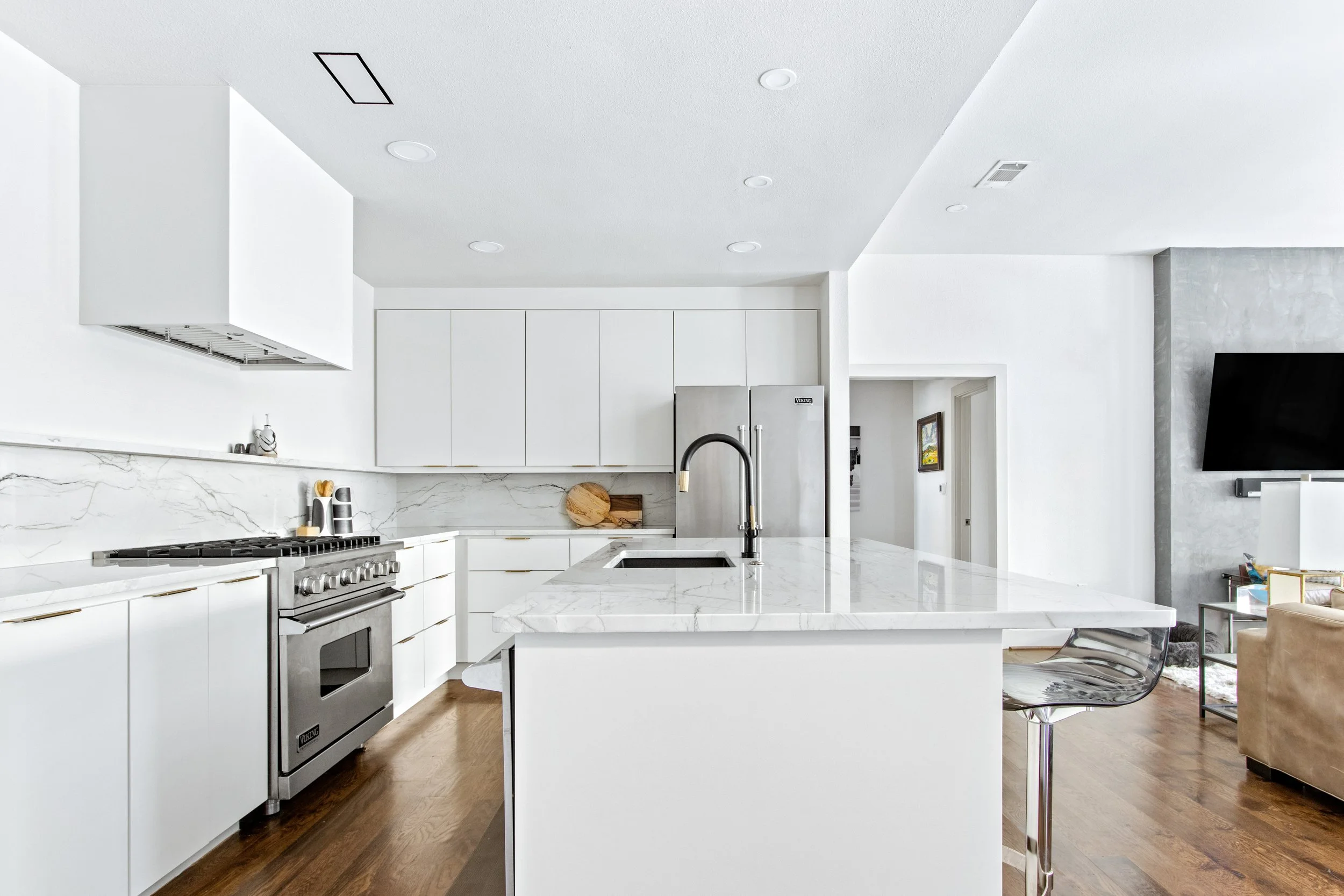 005-742WestGreenbriarLane-Dallas-TX-75208-FULL.jpg