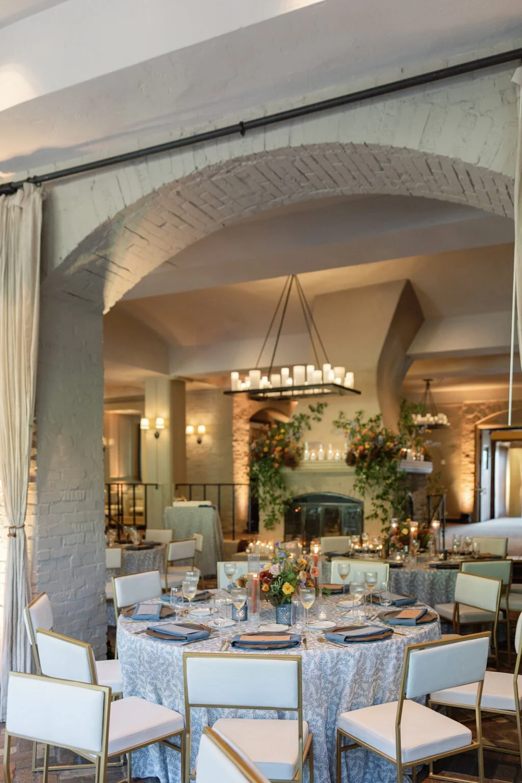 Why September is the Smartest Time to Book Your Wedding Planner in Mountain Towns &amp; Coastal Escapes