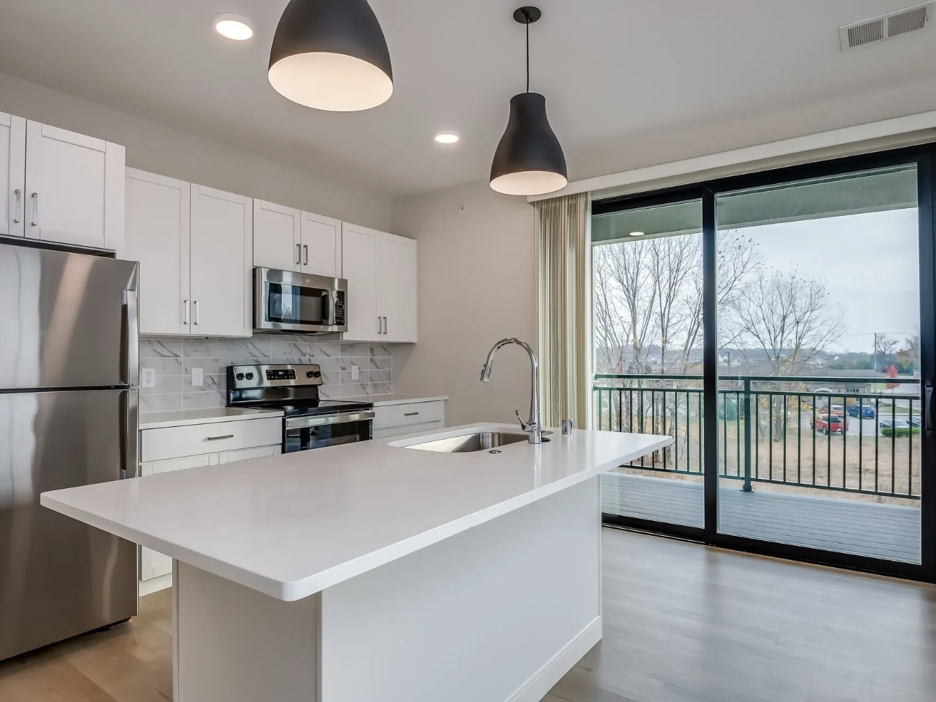 Lakeshore Ridge Apartments 2.png