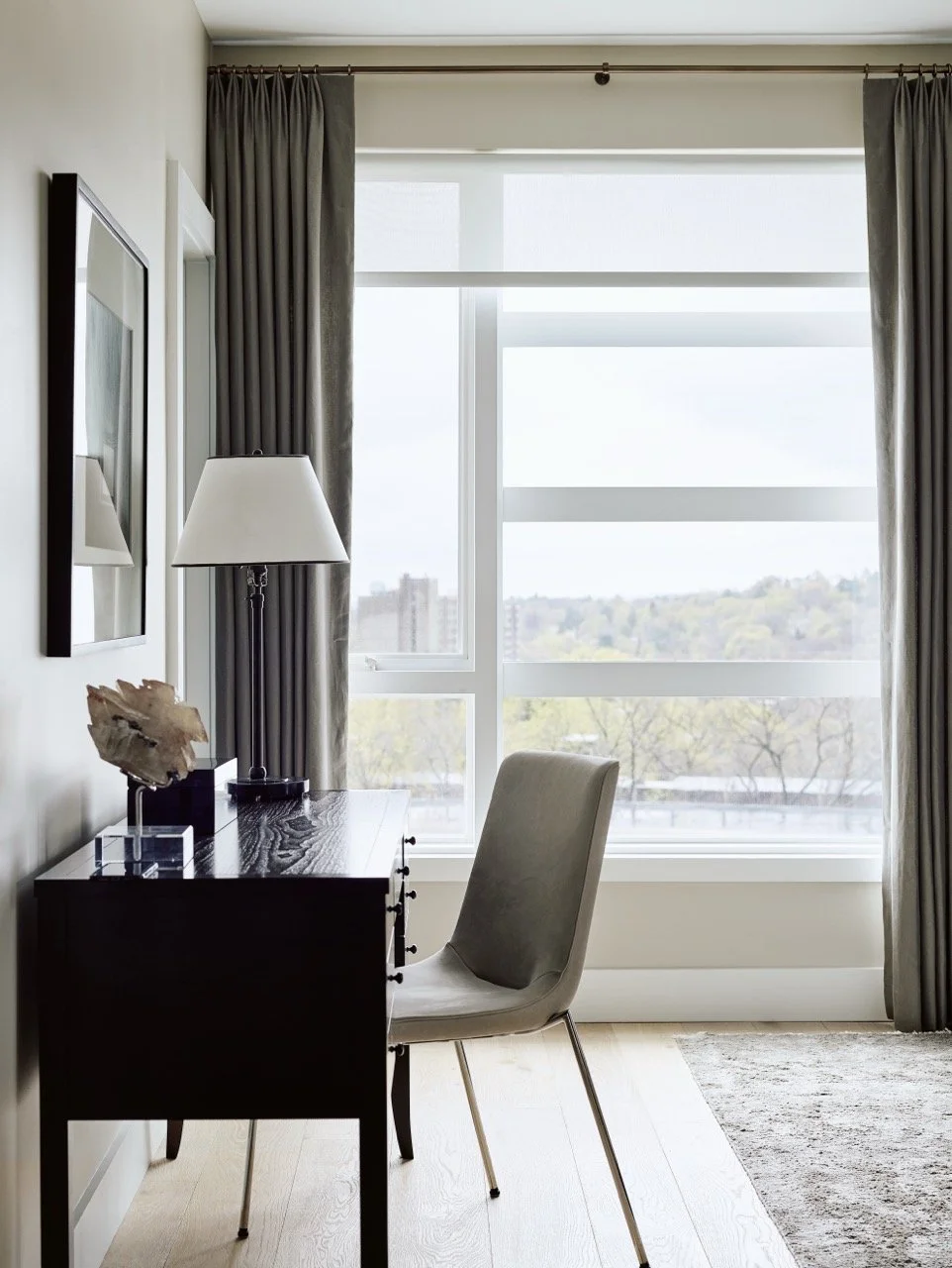 2 - DianeMurphyInteriors_CommBrighton_MasterDeskVert Large.jpeg