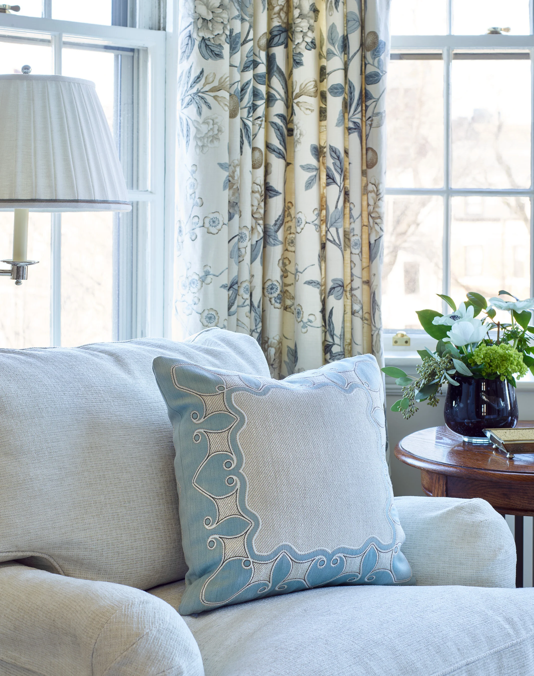 DianeMurphyInteriors_CommBoston_MasterBedDetail_PROOF.jpg