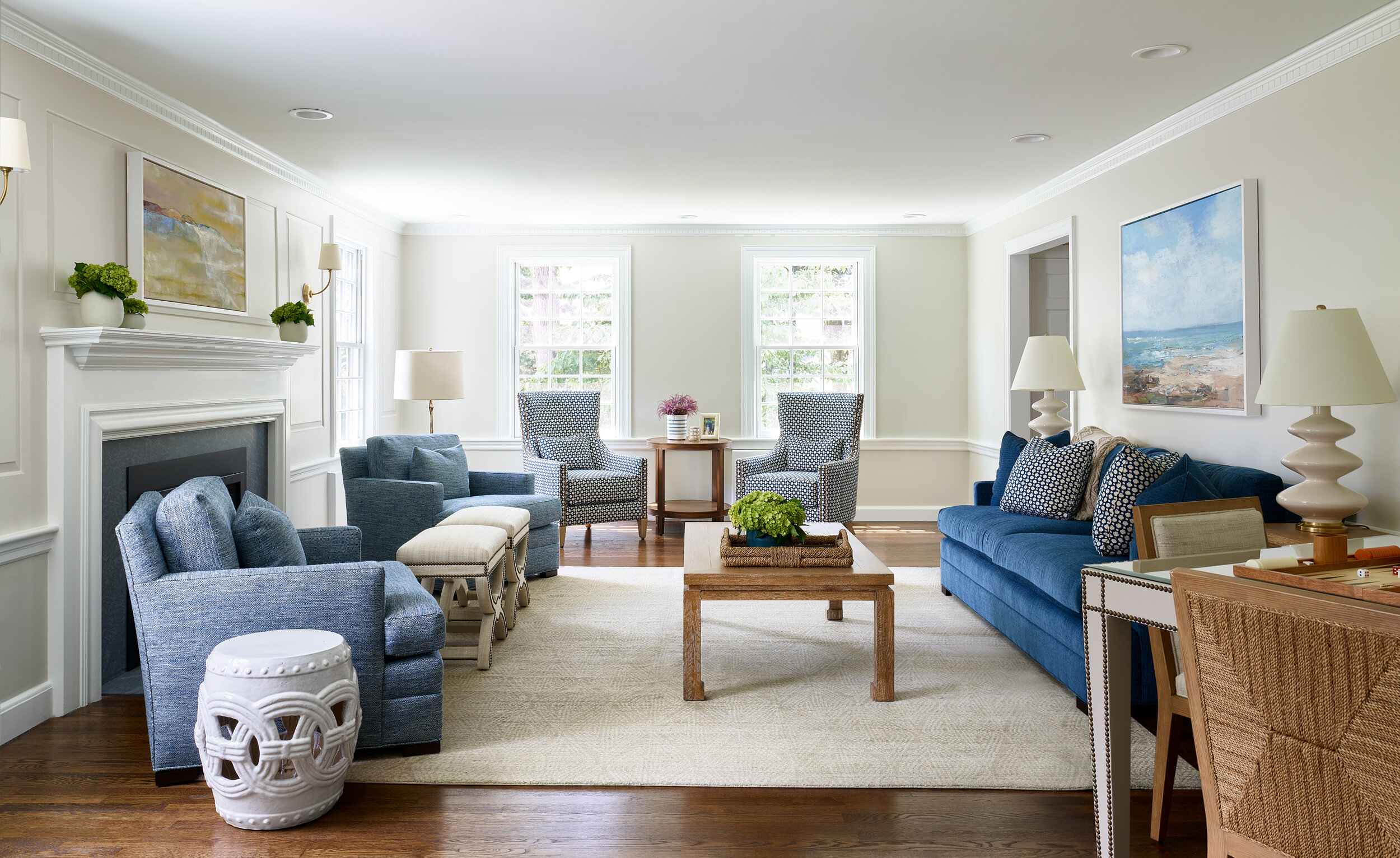 DianeMurphyInteriors_LaurelChestnut_FamilyHoriz_SMALL-revised window image.jpg
