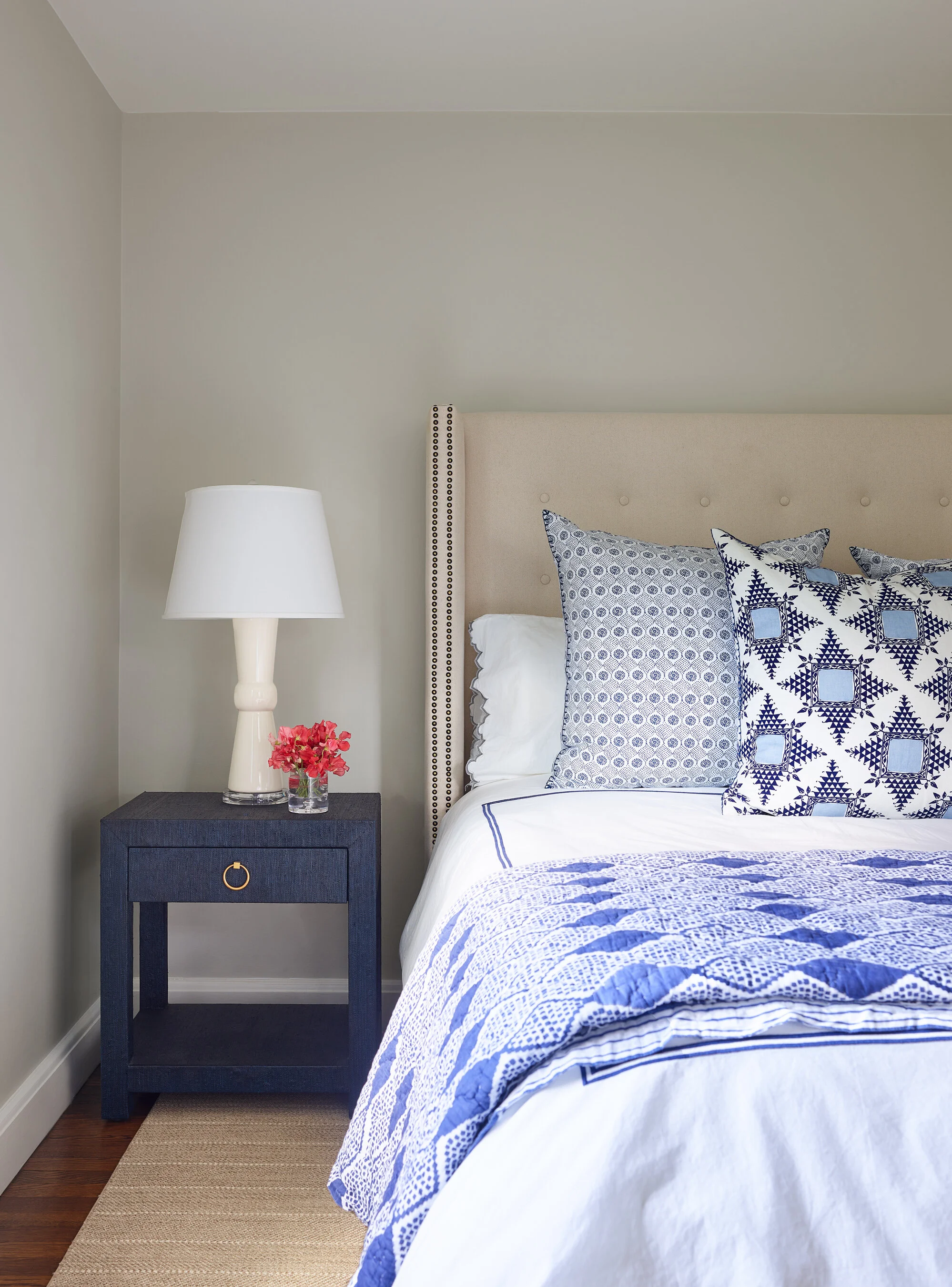 DianeMurphyInteriors_LaurelChestnut_GuestBed_SMALL.jpg