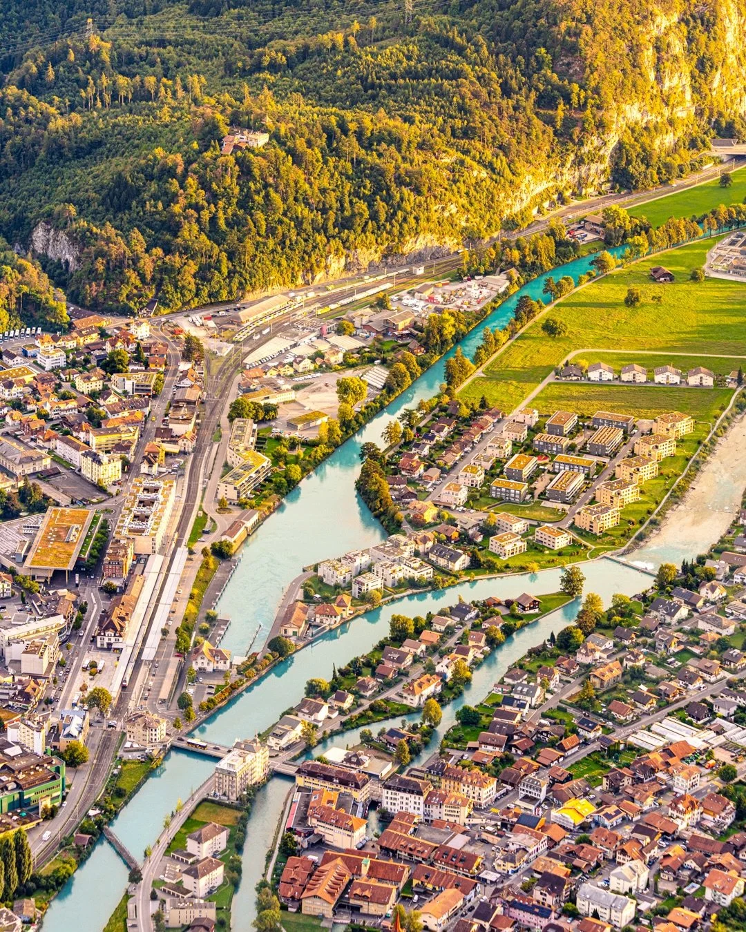 Hard to beat this view. 🏔️

Looking down at Interlaken from Harder Kulm, it&rsquo;s pretty easy to see how the town got its name.

Interlaken literally means &ldquo;between lakes,&rdquo; and from 1,322 meters up, you can see Lake Thun and Lake Brien