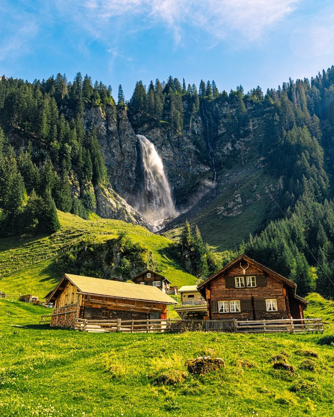 Imagine having this in your backyard. 💦 

Meet Staubifall, a roughly 100-meter waterfall near the tiny hamlet of &Auml;sch in Switzerland&rsquo;s Sch&auml;chental valley. With a few houses and green pastures sitting right below it, it&rsquo;s pretty