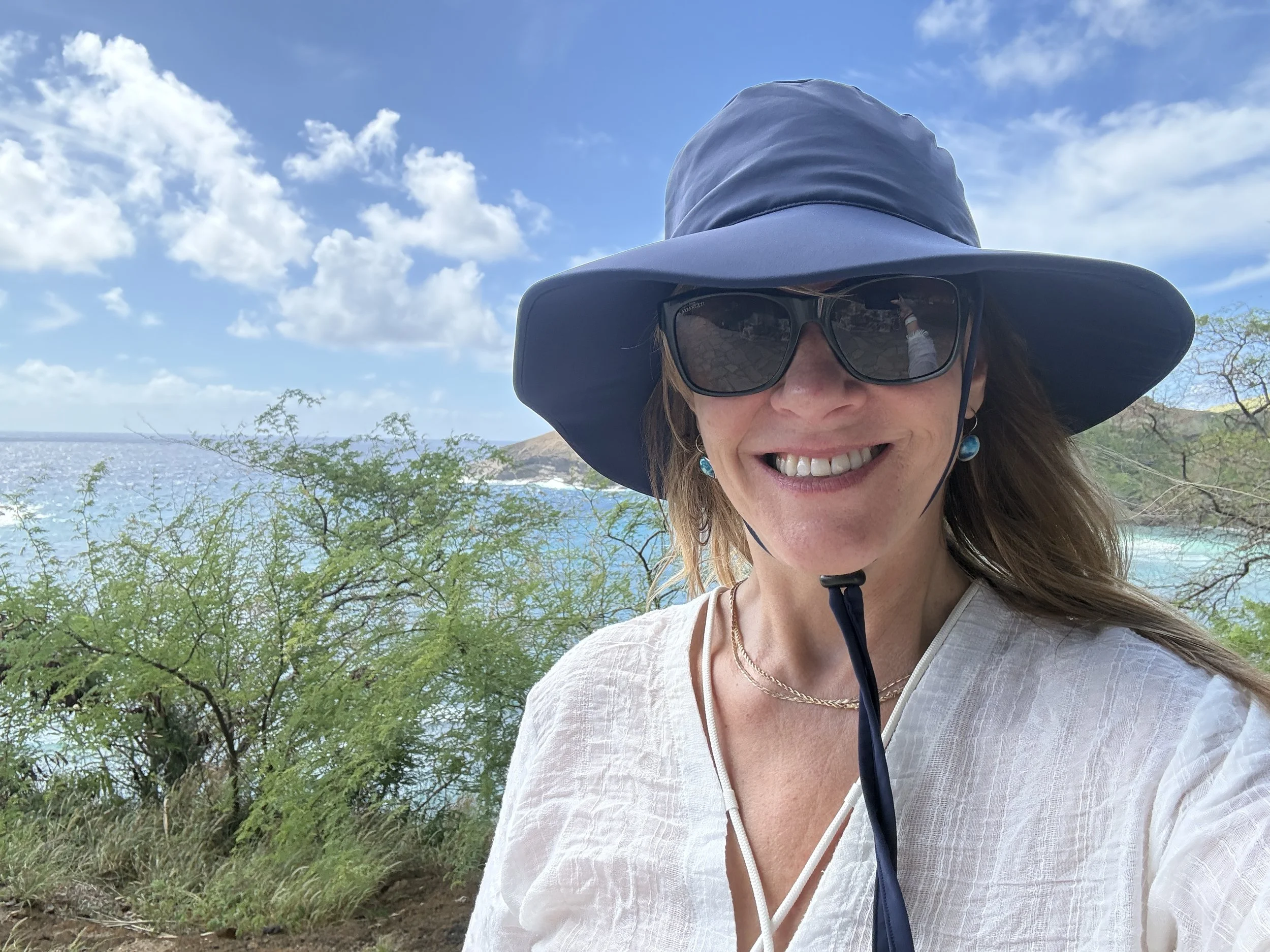 Ok, here I am after the swim and snorkel.  I found a handful of fish, no colorful coral, and a very hot beach with some sweet children and families but really that's all it is, a great place to bring the kids.  I cleaned up, headed back, and had a ni