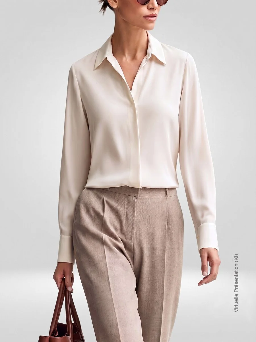 Seidene Hemdbluse nach Maß aus Crêpe de Chine in Champagner mit verdeckter Knopfleiste und passender Hose, Atelier Burcu in Essen-Werden.