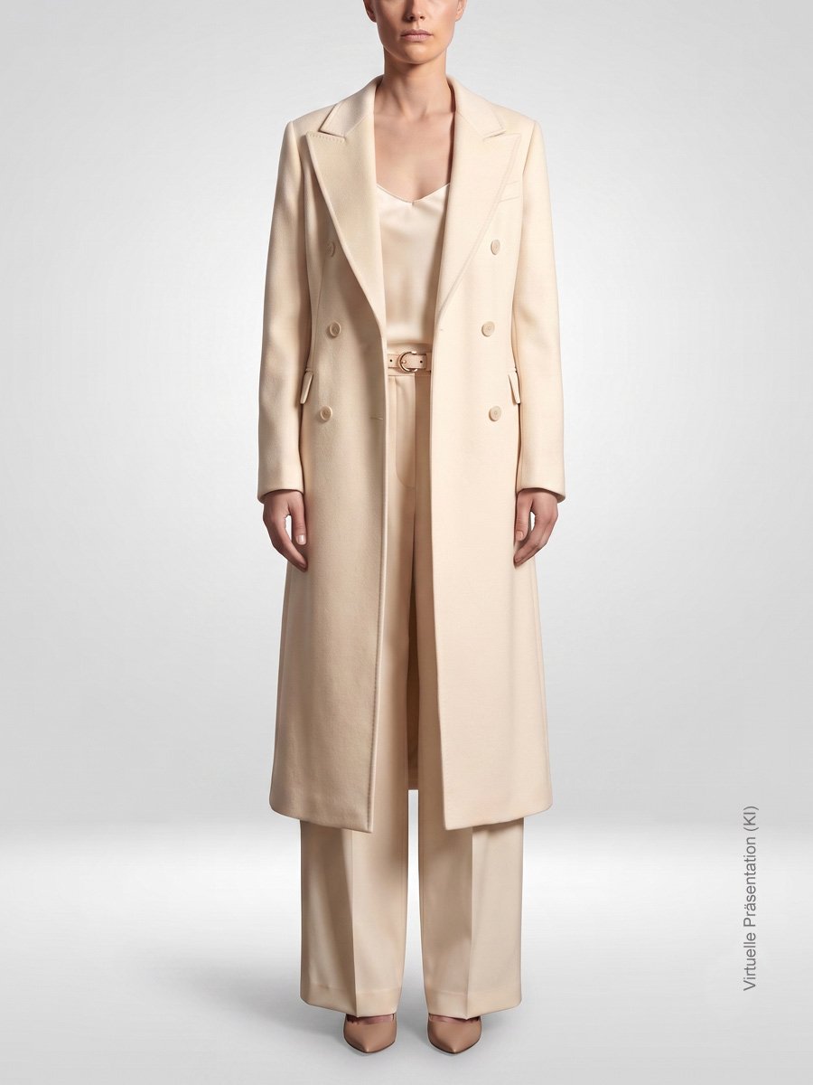Cremefarbener zweireihiger Kaschmirmantel und weite Kaschmirhose nach Maß für Damen, Atelier Burcu Essen-Werden. 