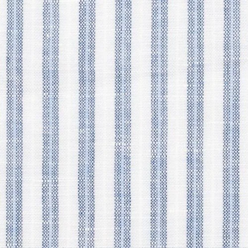 Nahaufnahme der robusten Canvas-Struktur mit blauen Streifen für hochwertige maßgeschneiderte Over-Shirts im Atelier Burcu in Essen-Werden.