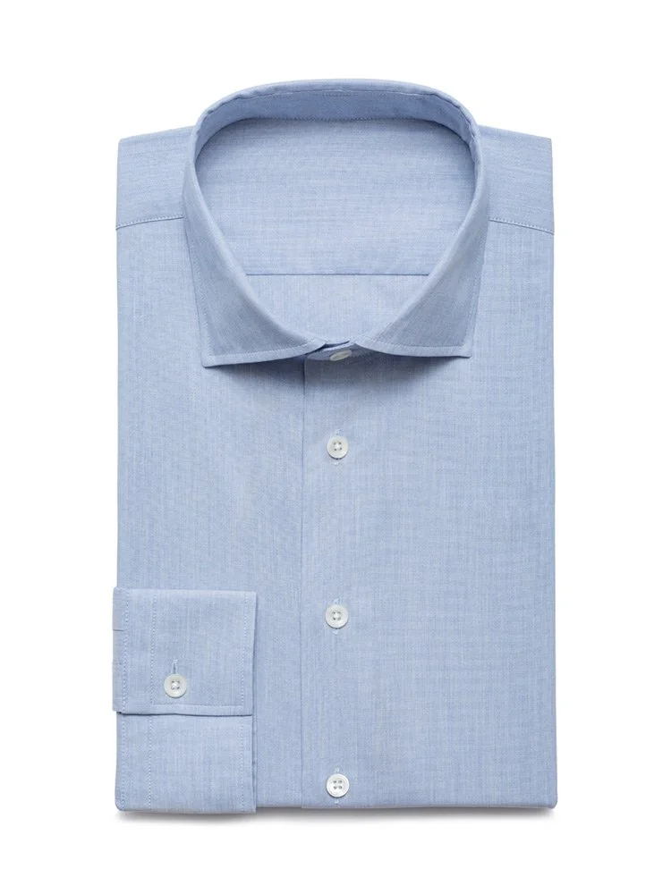 Hellblaues Slim-Fit Twillhemd mit Natural Stretch und seidigem Glanz, maßgeschneidertes Business-Hemd, Atelier Burcu in Essen-Werden. 