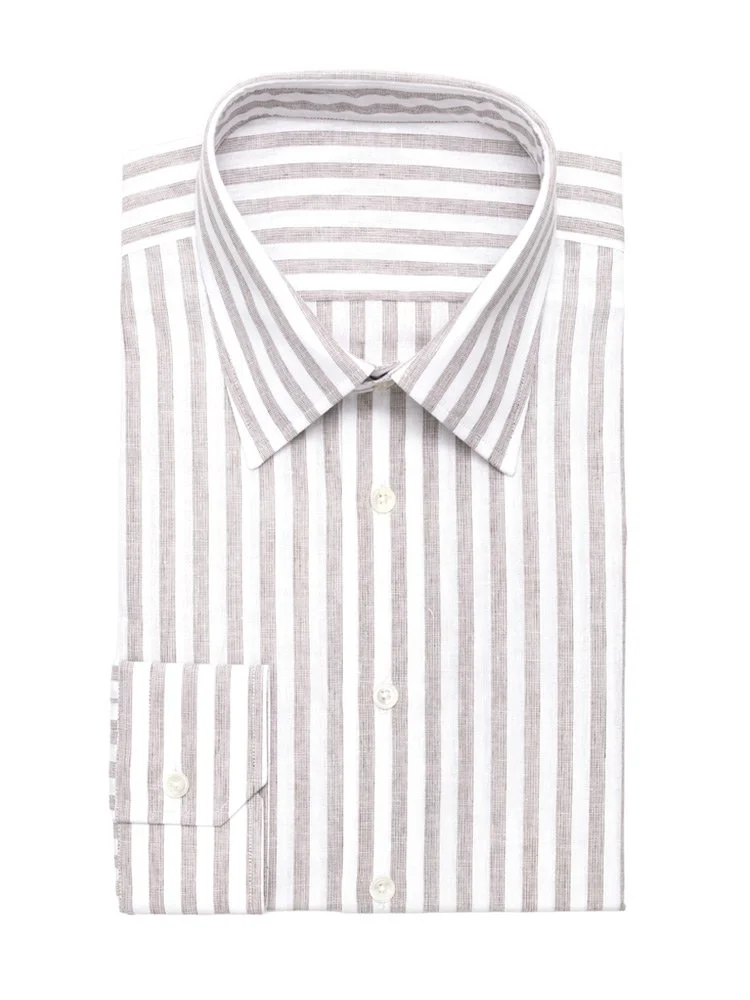 Gestreiftes Custom-Fit Oxfordhemd mit modernem Retro-Vibe, maßgeschneidertes Business-Hemd aus dem Atelier Burcu in Essen-Werden. 