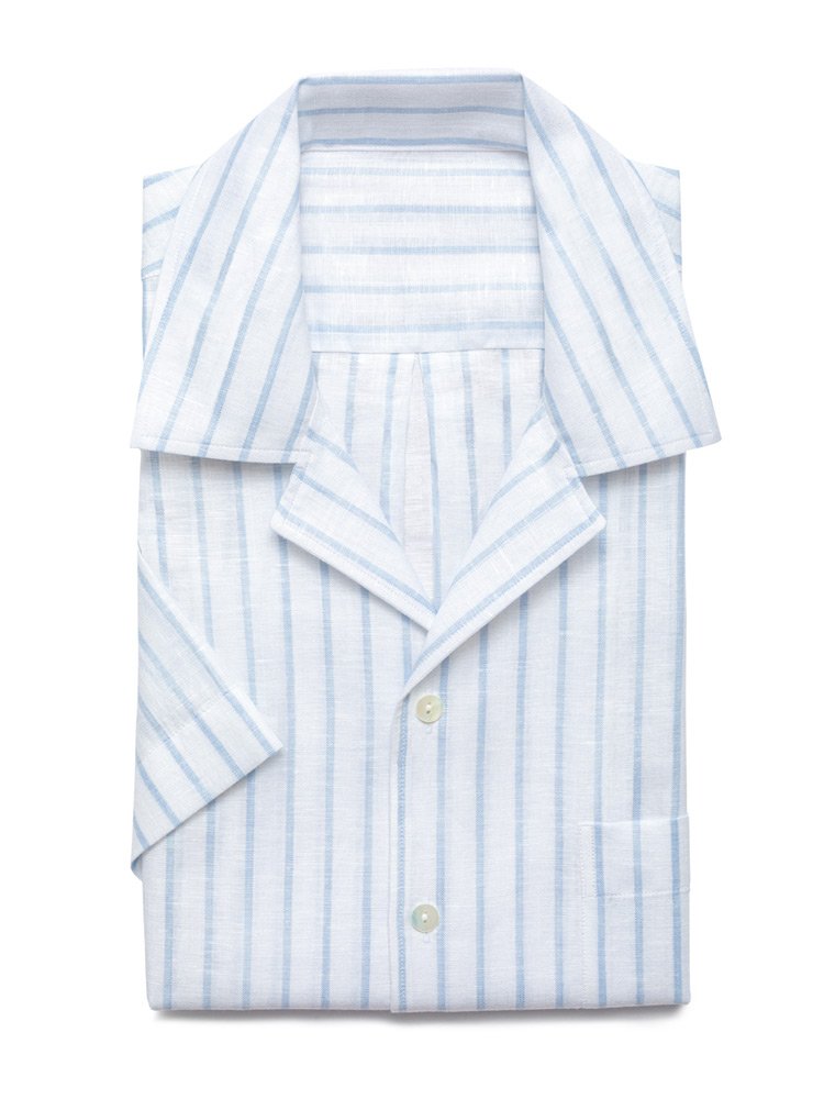 Gestreiftes Relaxed-Fit Maßhemd mit offenem Camp-Collar-Kragen für den Sommer, Atelier Burcu in Essen-Werden. 