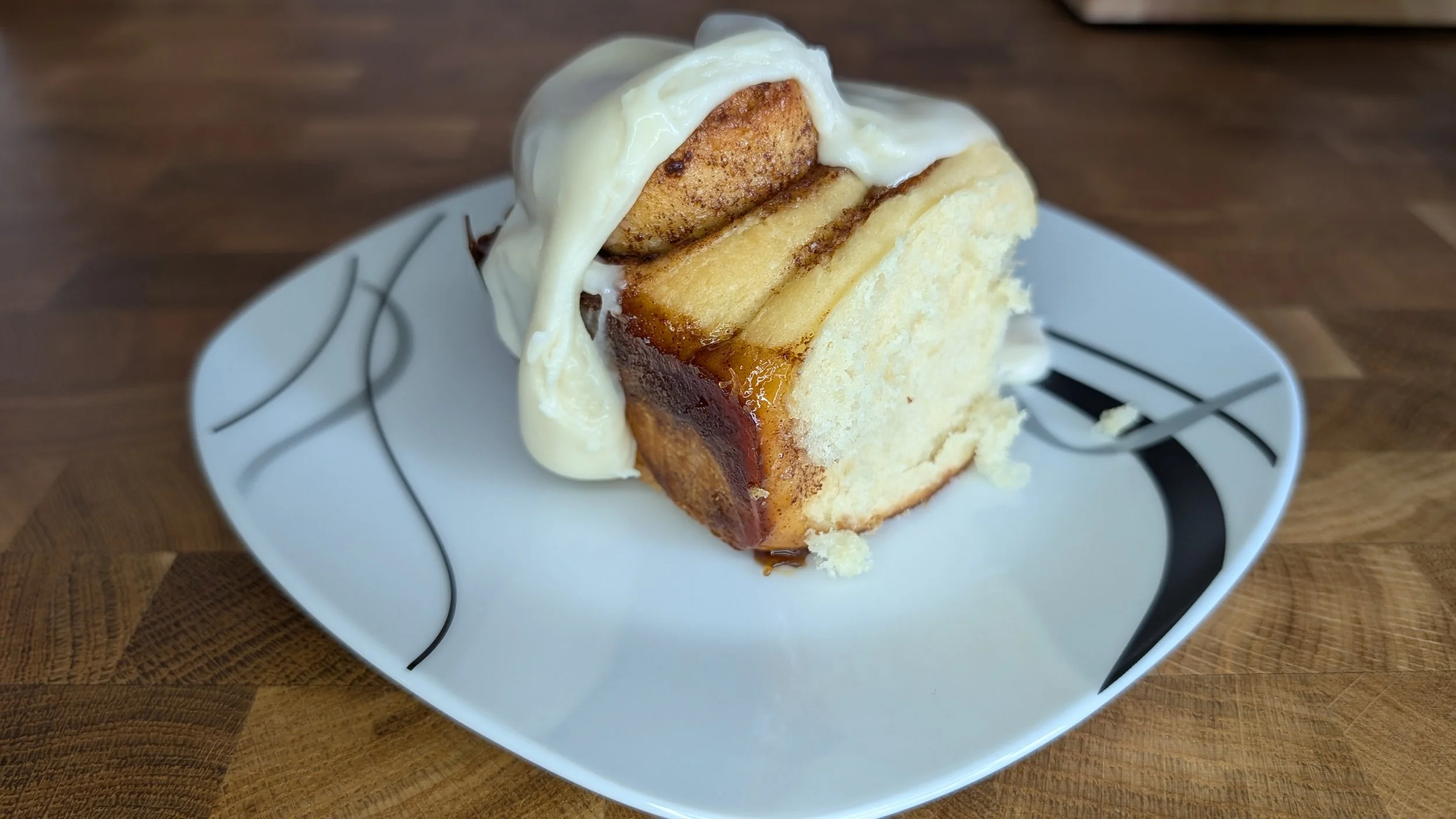 CinnamonRollServing.jpg