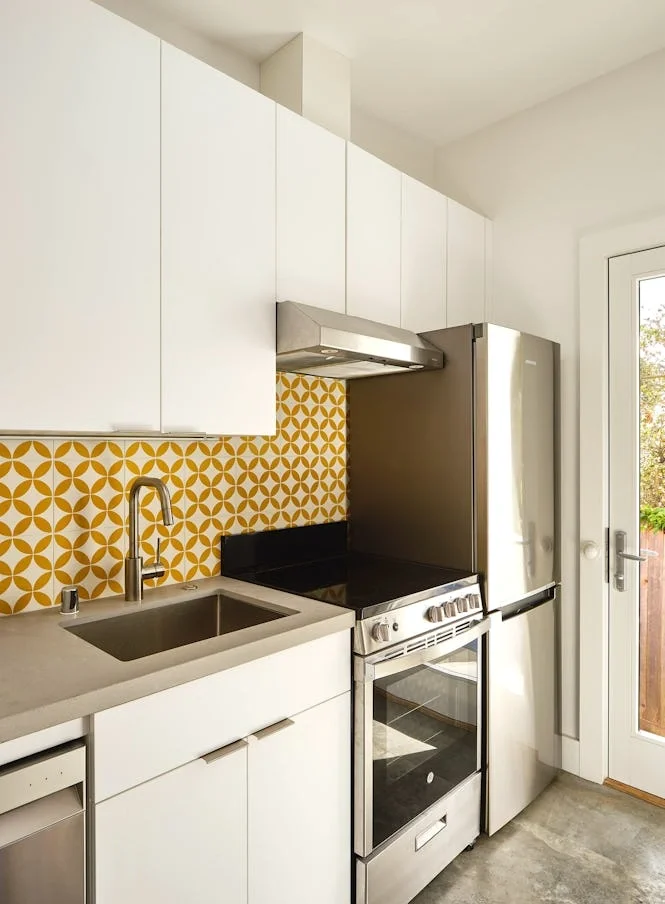 280oakdale_kitchen_02.webp