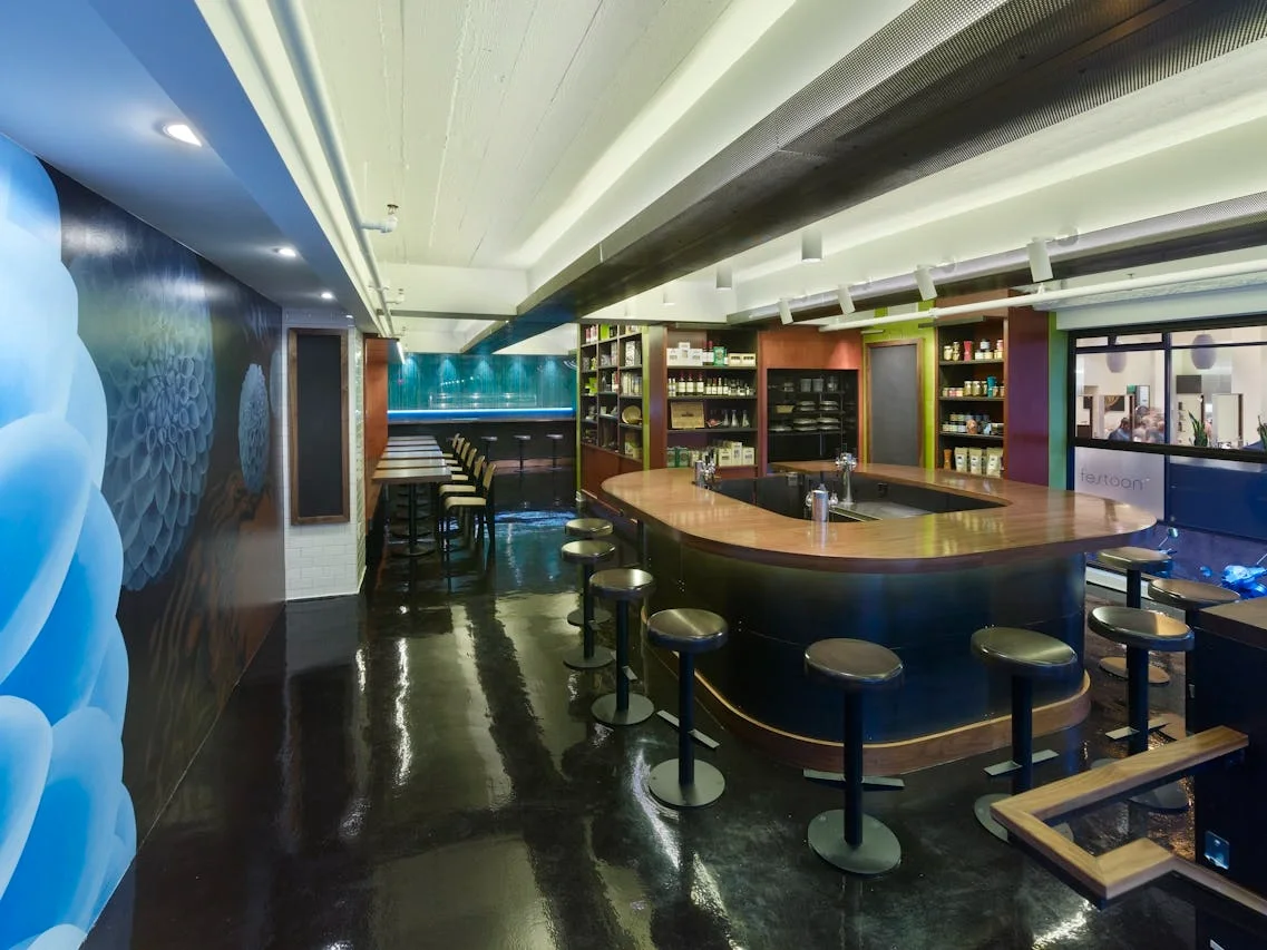 claudine-bar.webp