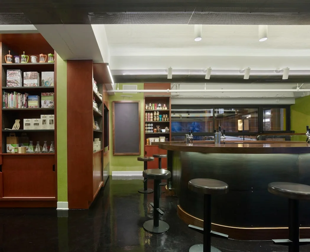 claudine-bar2.webp