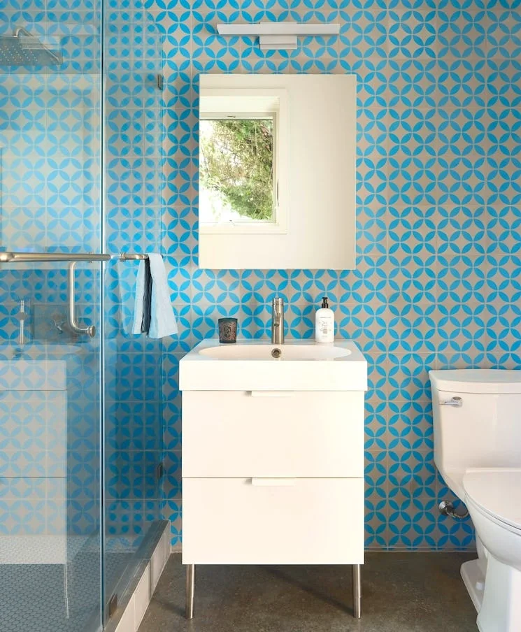 280oakdale_bath_01.webp