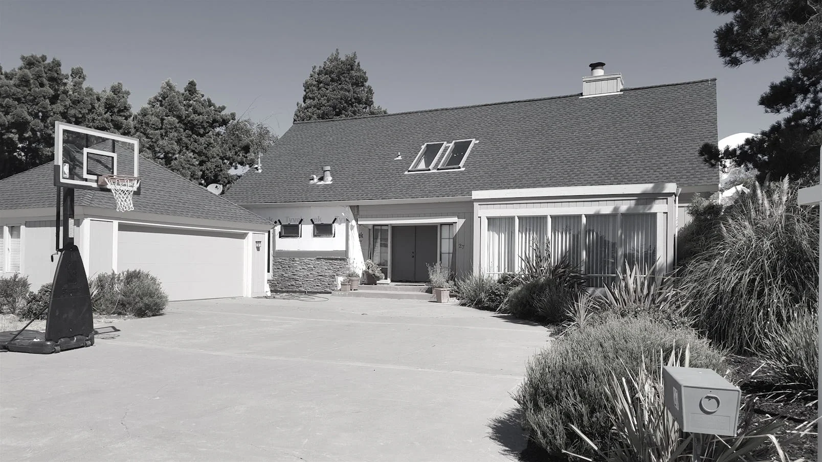 e-exterior2.webp