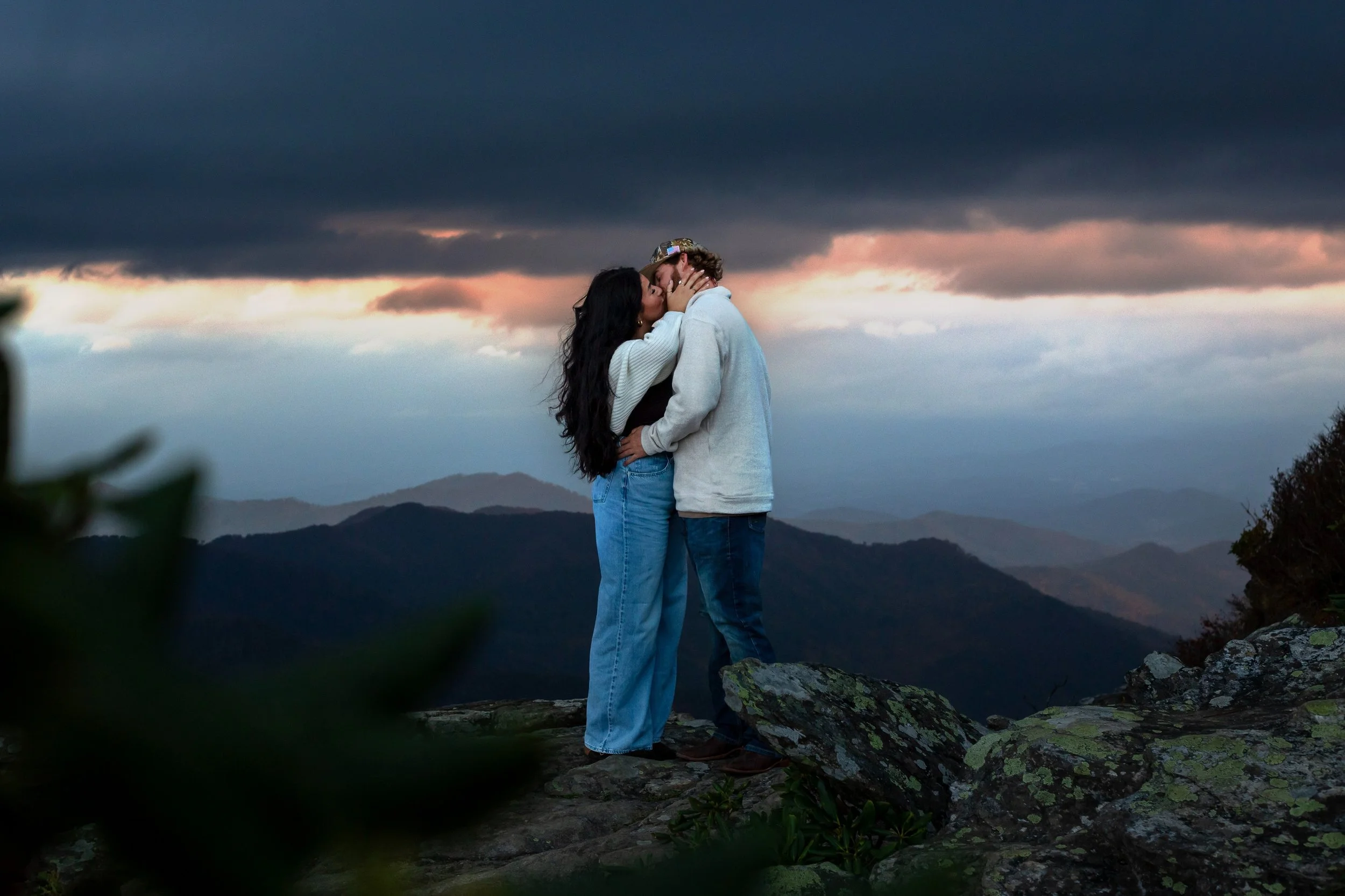 My absolute thrill! to share proposal from Hudson and Mia! Never underestimate love, or a beautiful 15 minutes of sunset light! 
Excited for you both; thank you for working with me!