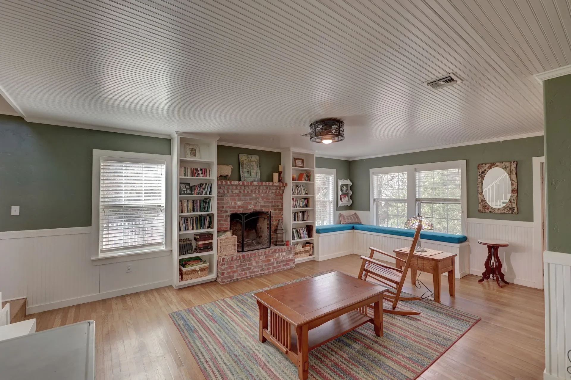 19a-1920w.webp