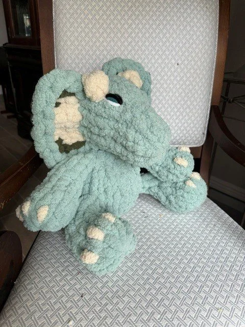 Finley the Frill Dino 3.jpg