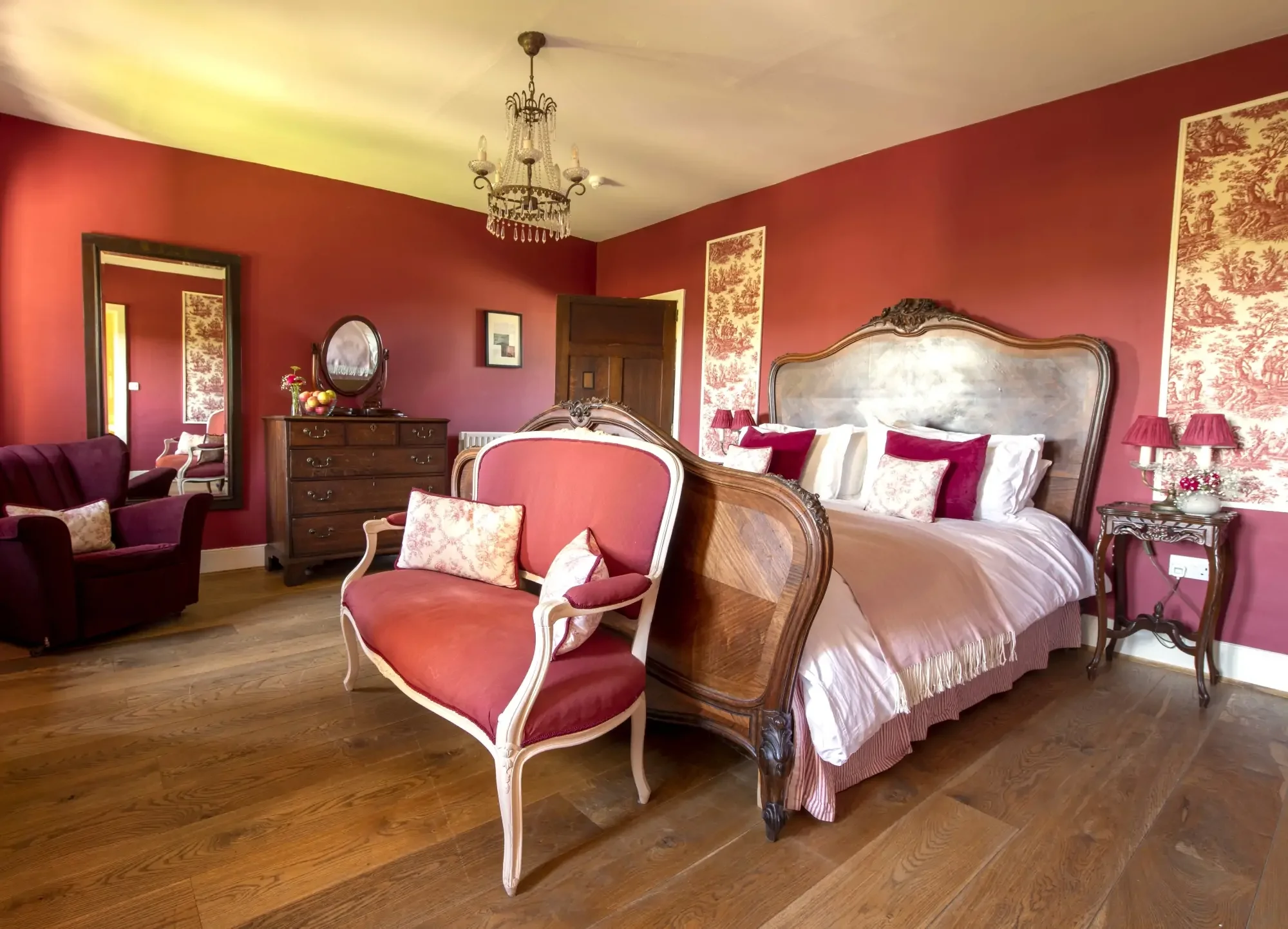 Henry-de-Blencowe-double-bedroom-ensuite-The-Rowley-Estate.webp