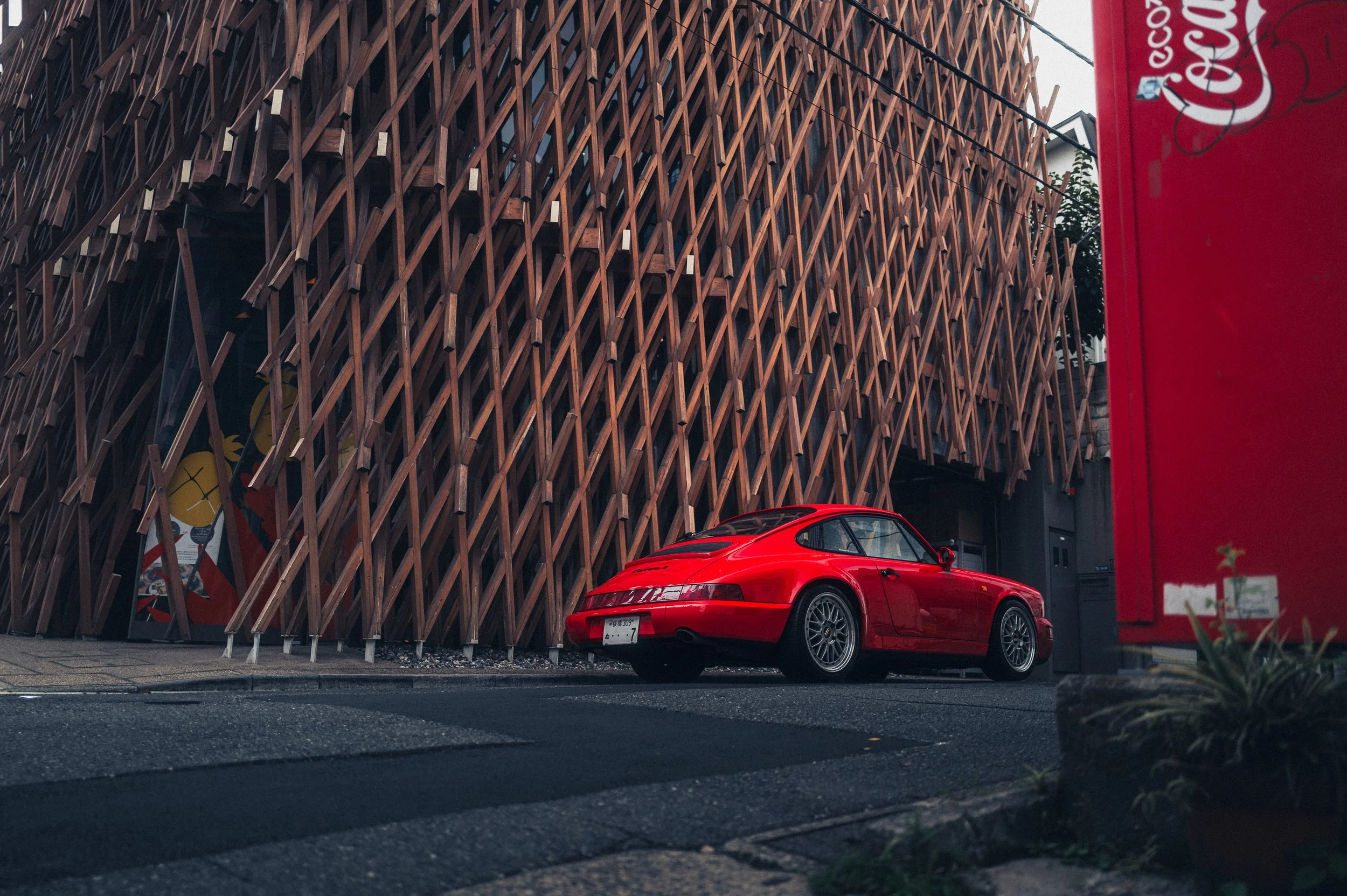 // ROAMING TOKYO IN A 911