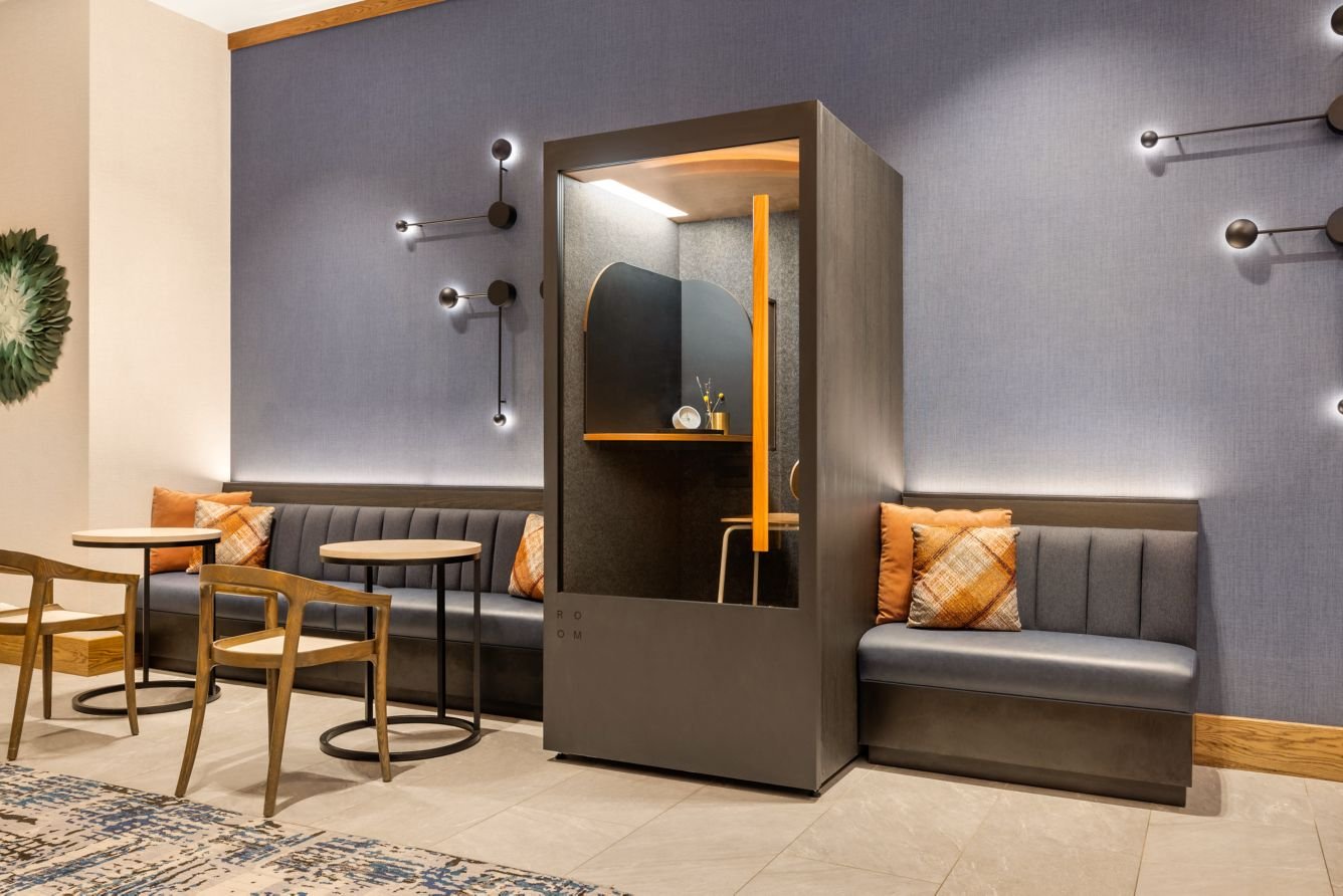 nash lobby lounge 2.jpg