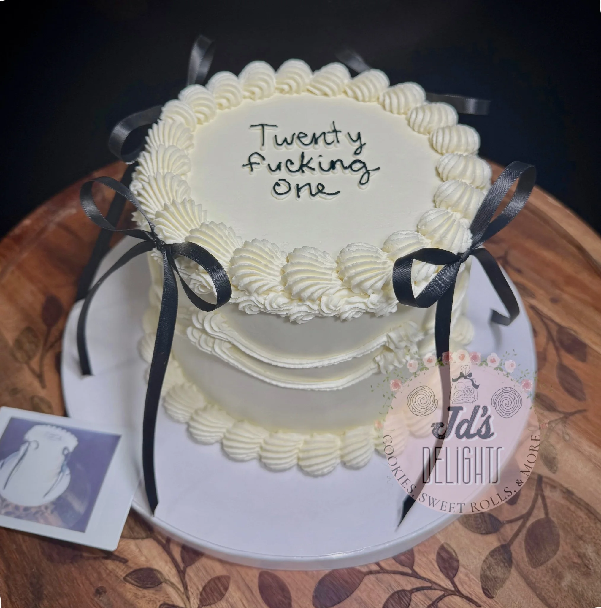 vintage cake.jpg