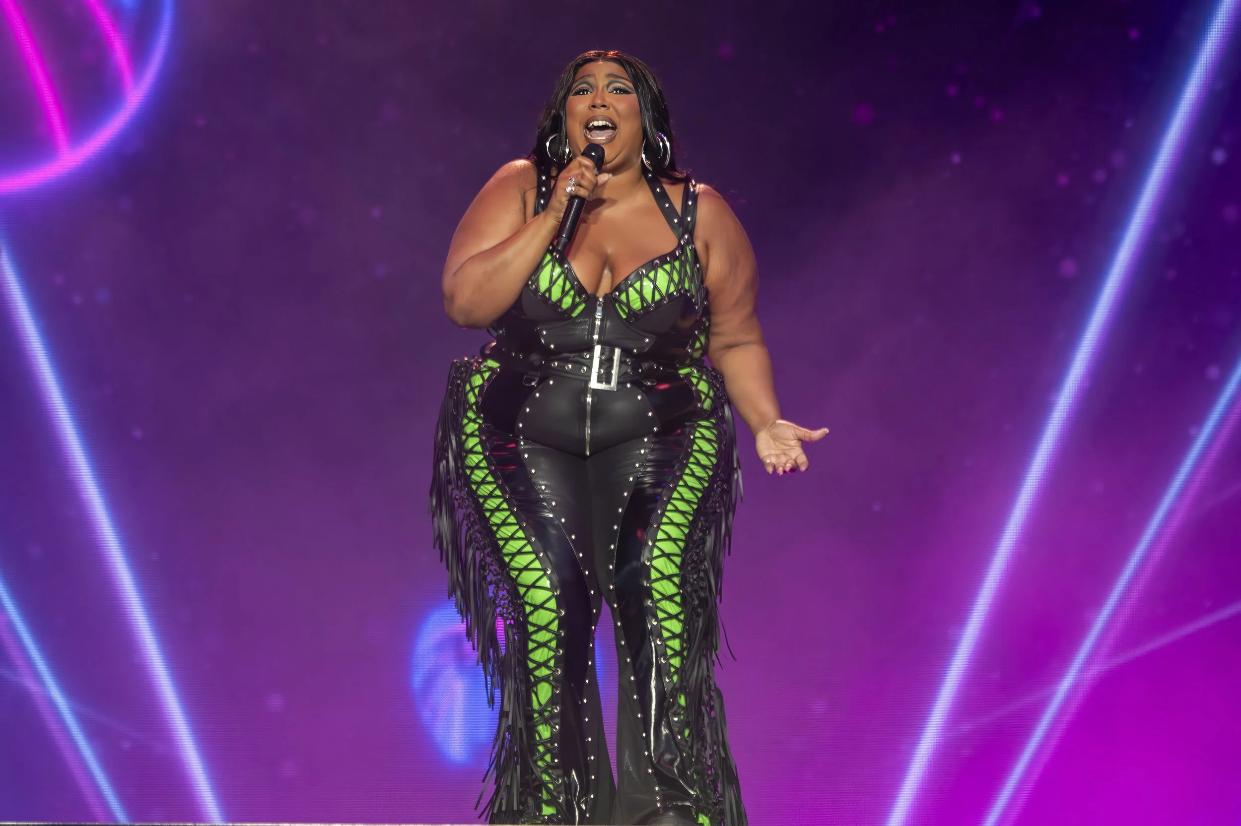230701 LIZZO-1-topaz-denoise-enhance-1x-faceai-2-topaz-sharpen-face.jpeg