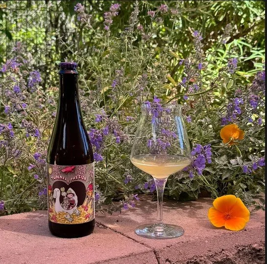 Two Broads Ciderworks "Passion of the Platypus" Passionfruit Apple Cider