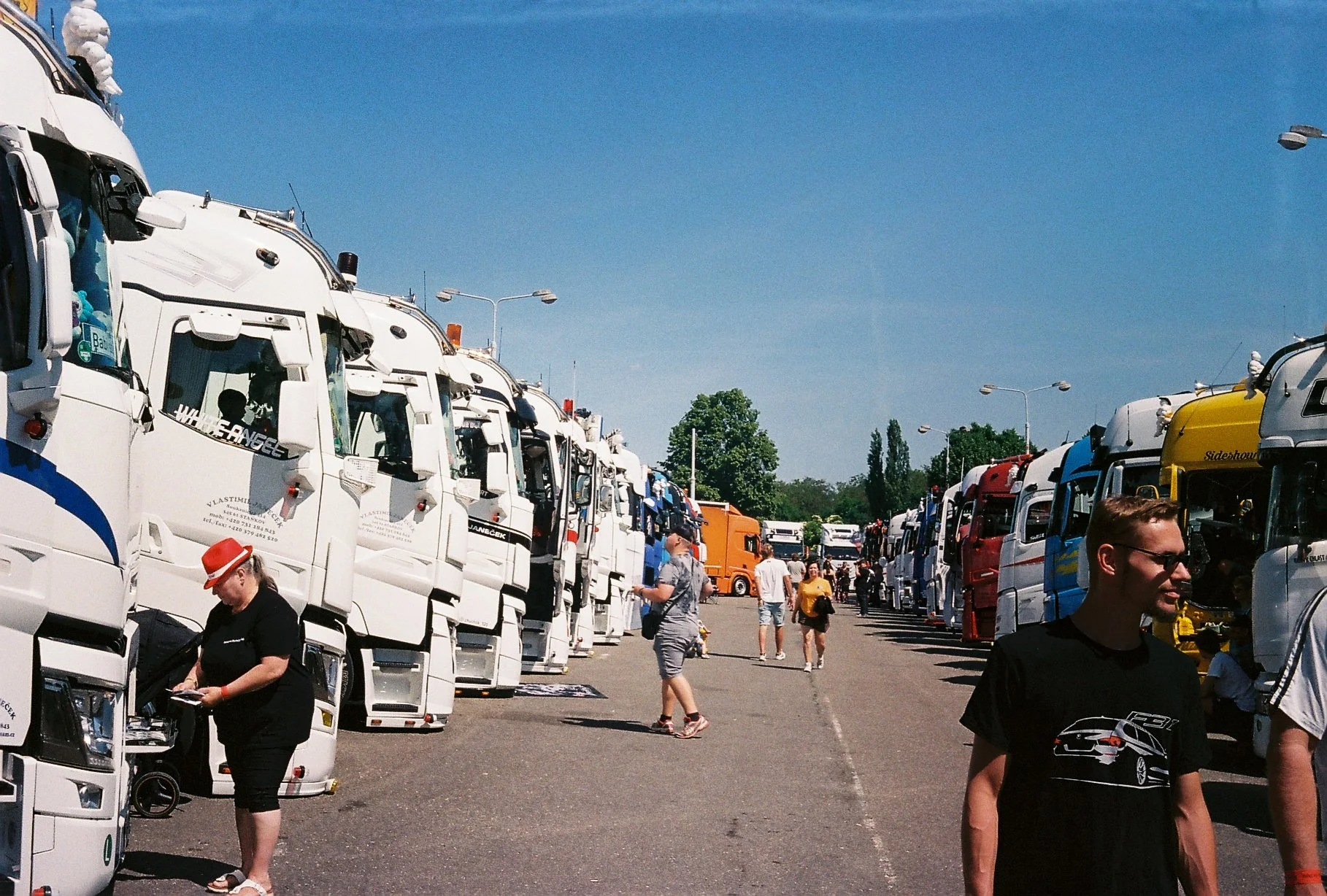 R1-00177-0012.JPG