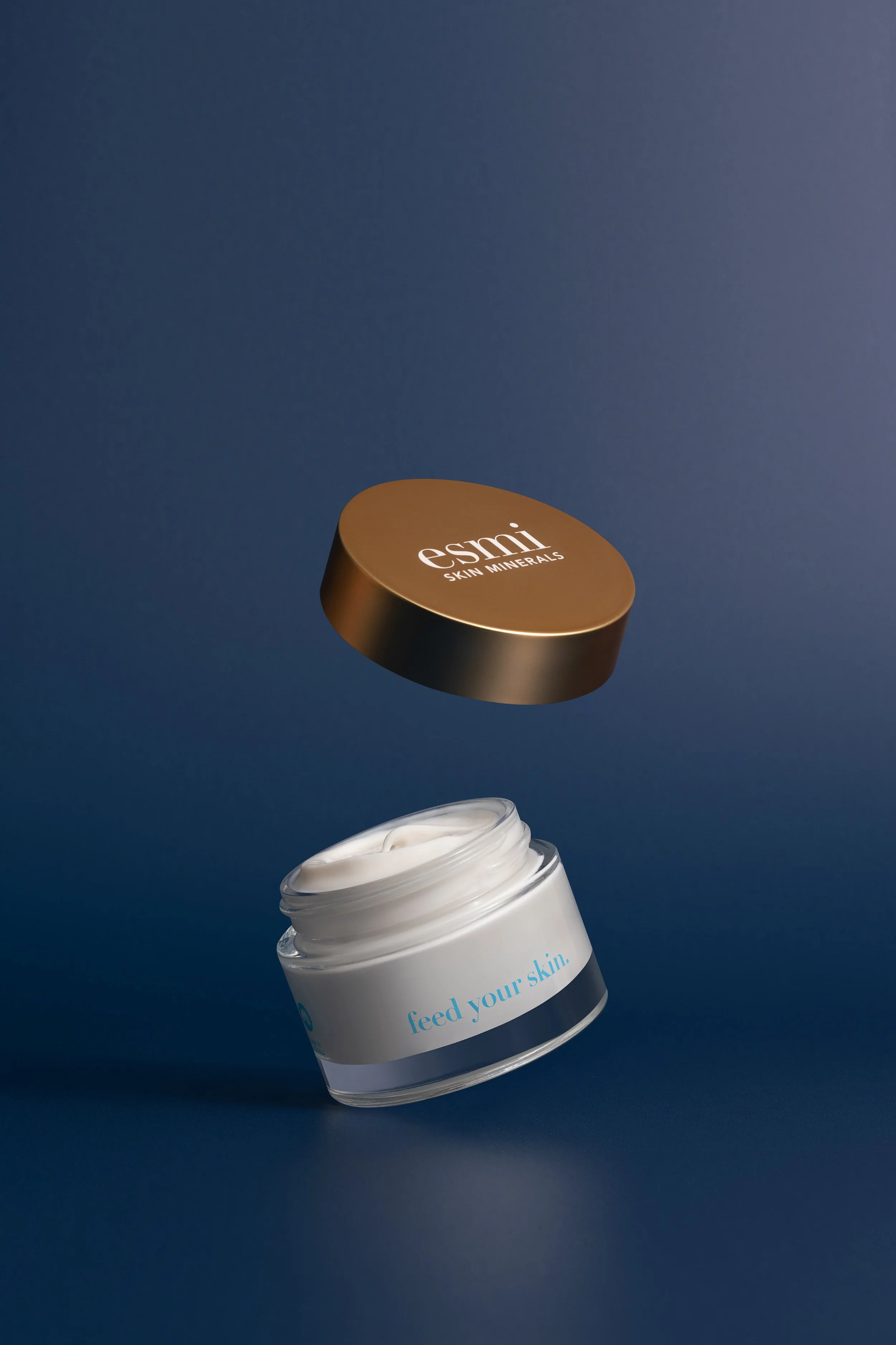 EsmiProjectWhite_Moisturiser02.jpg