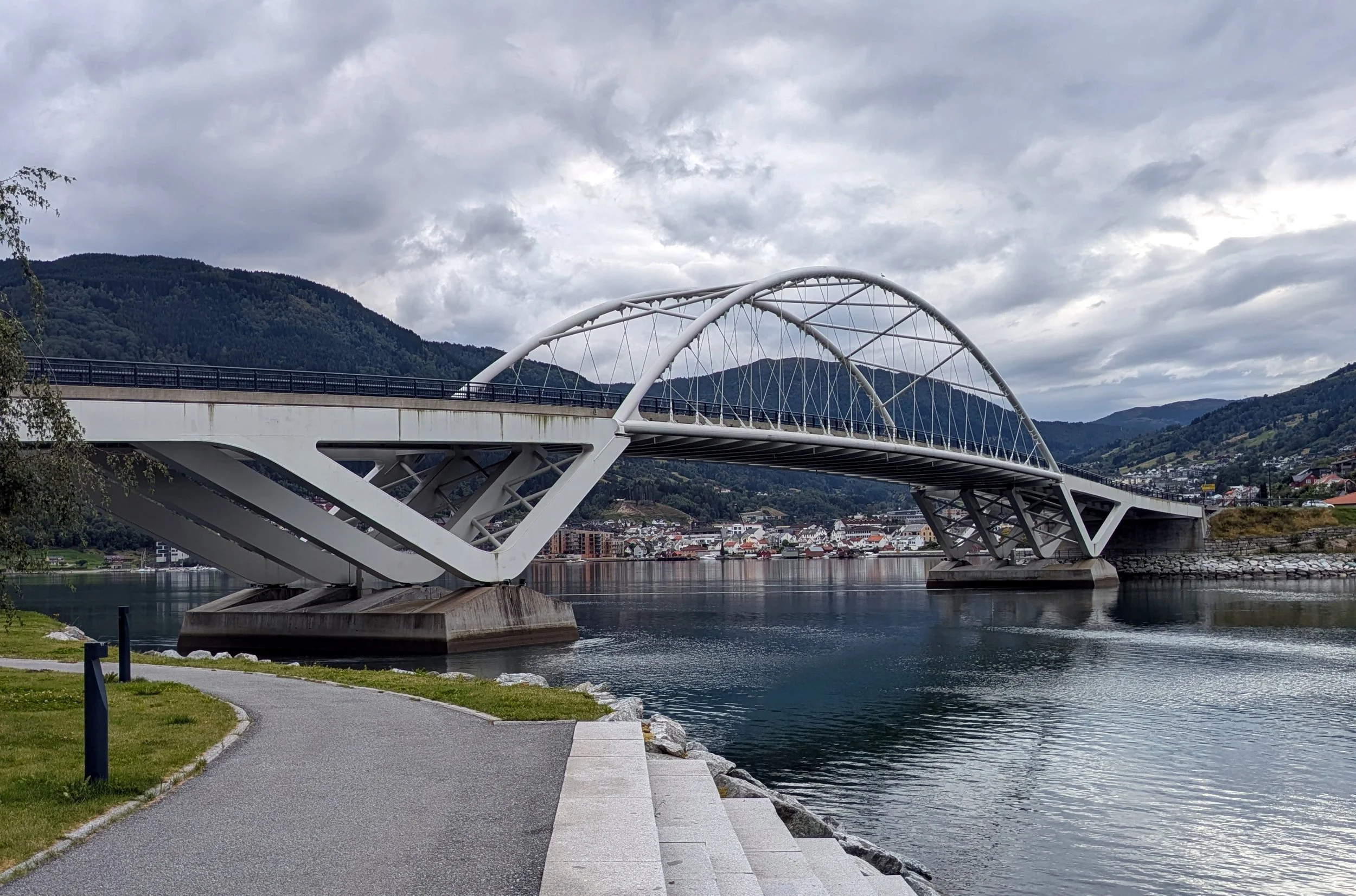 Loftesnes-brua i Sogndal